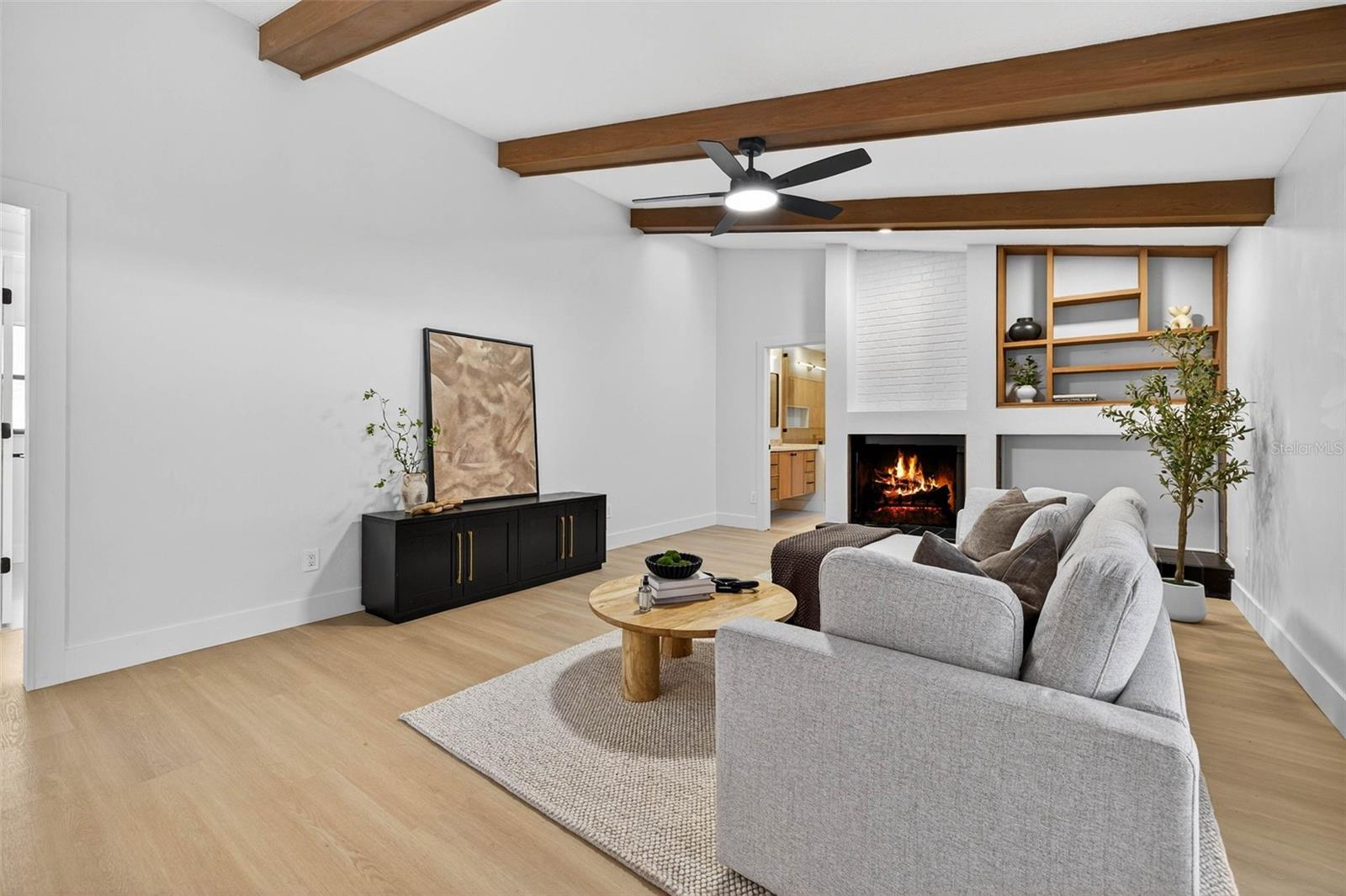 Image 21 of 47 For 2704 Montague Court E