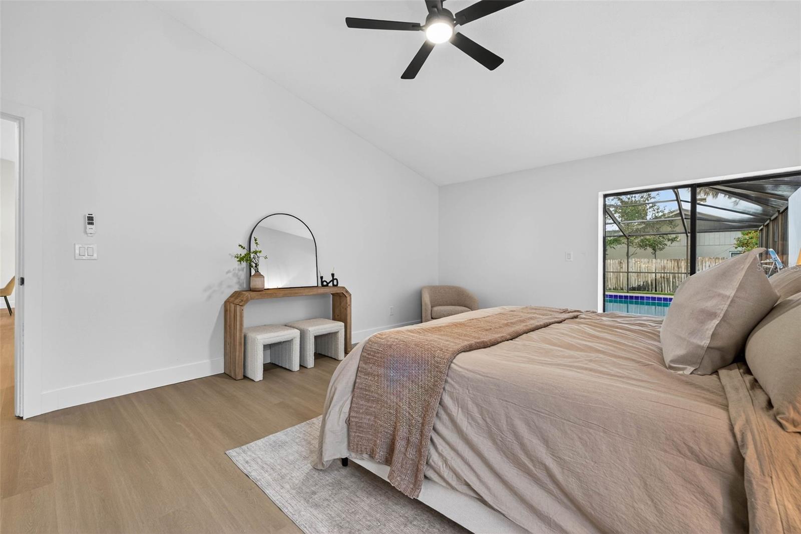 Image 25 of 47 For 2704 Montague Court E