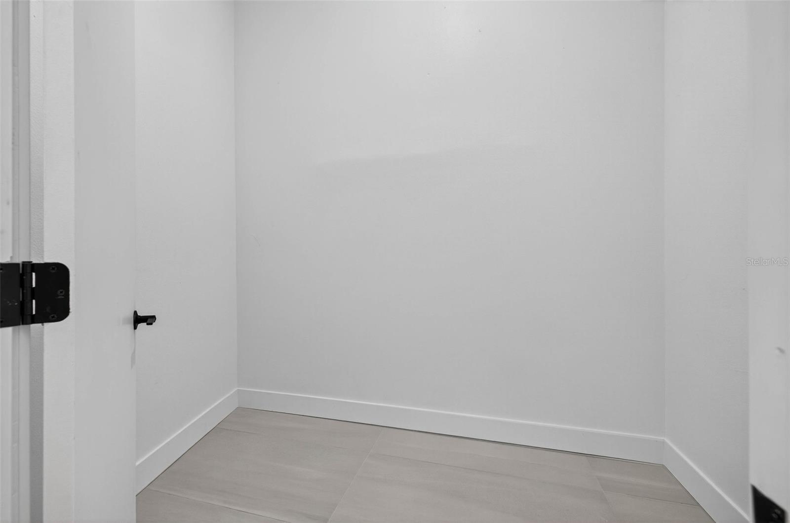 Image 30 of 47 For 2704 Montague Court E