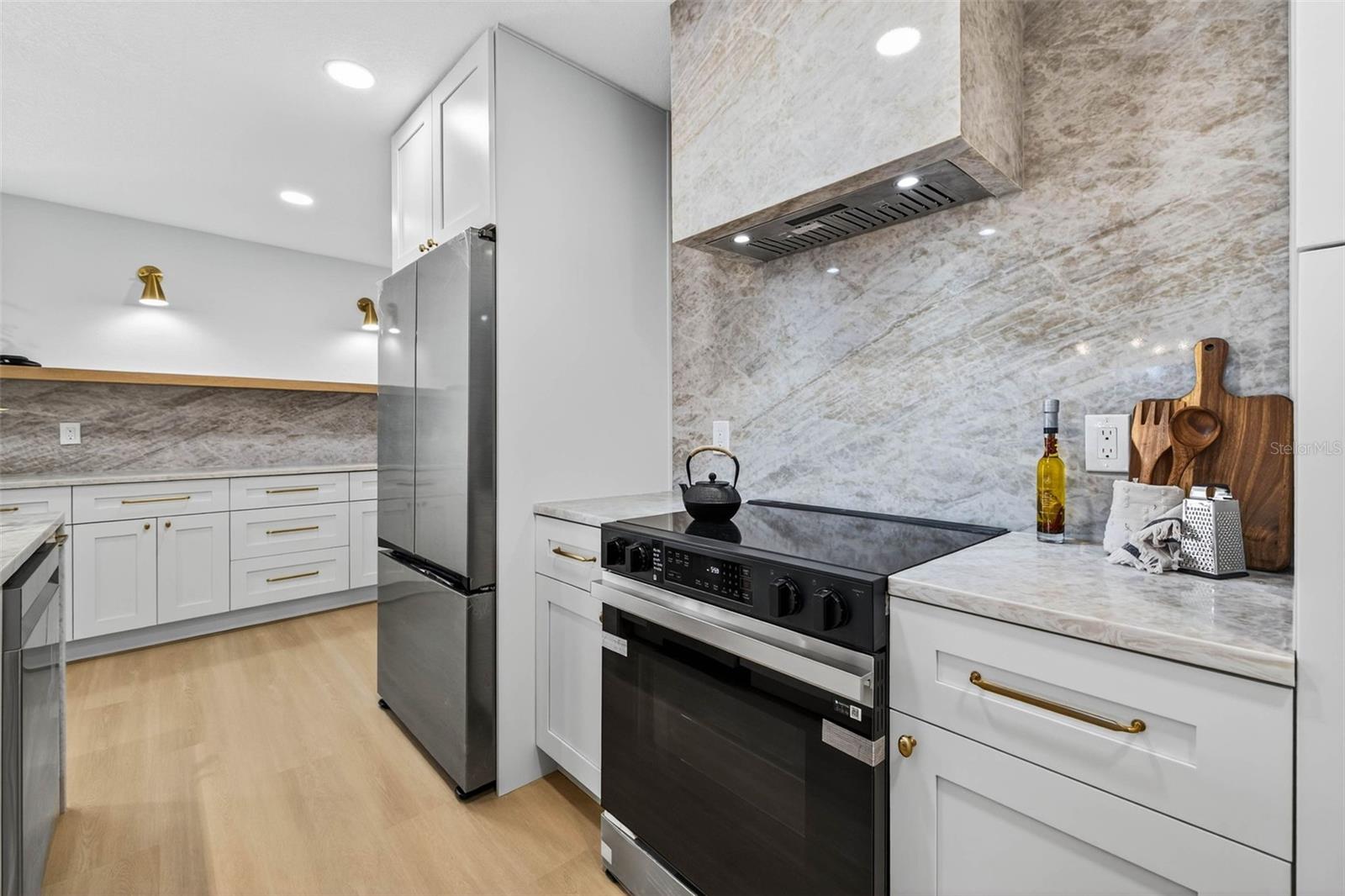 Image 6 of 47 For 2704 Montague Court E