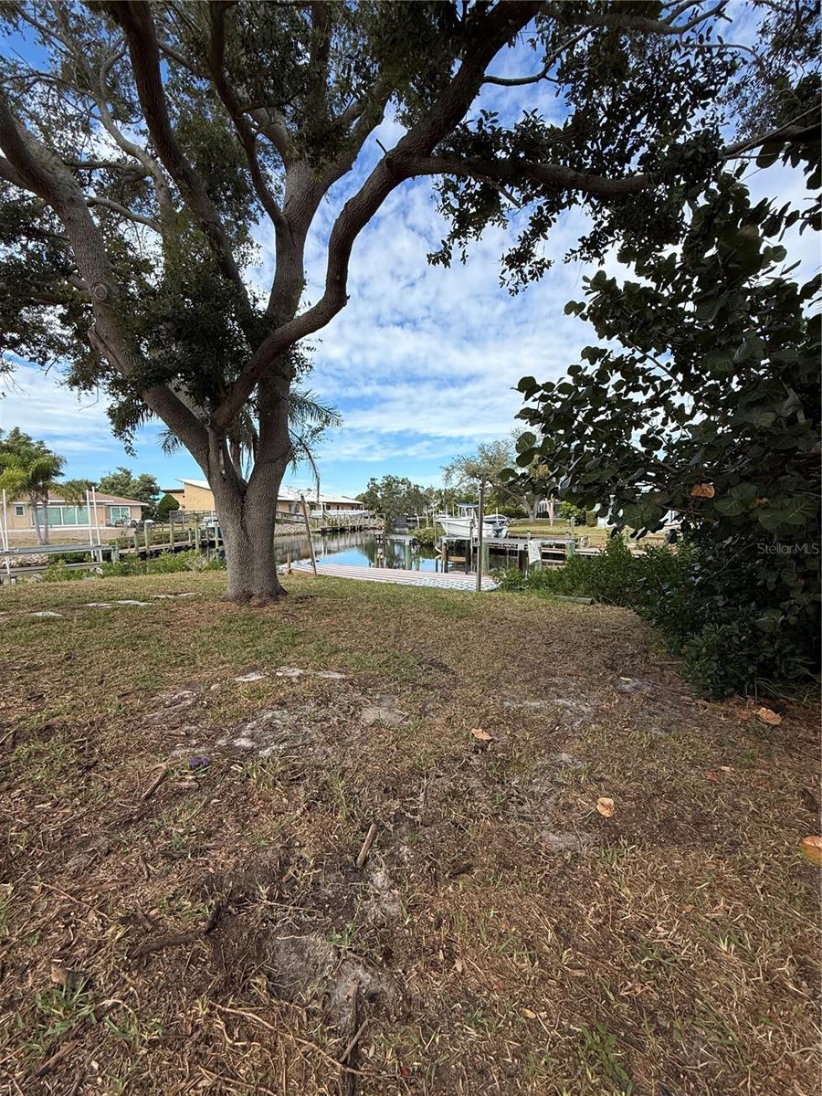 Image 20 of 23 For 120 Candyce Drive