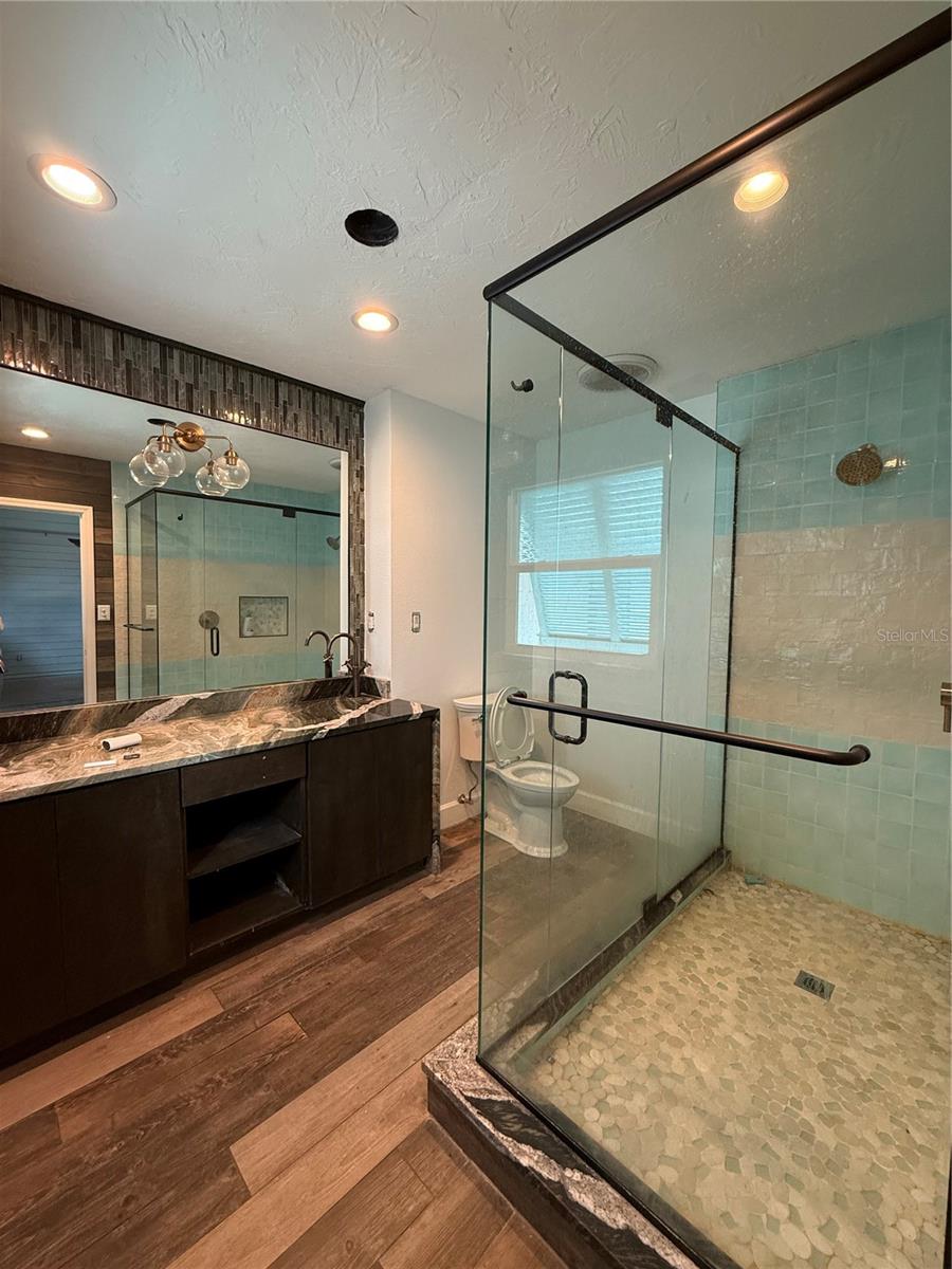 Image 9 of 23 For 120 Candyce Drive