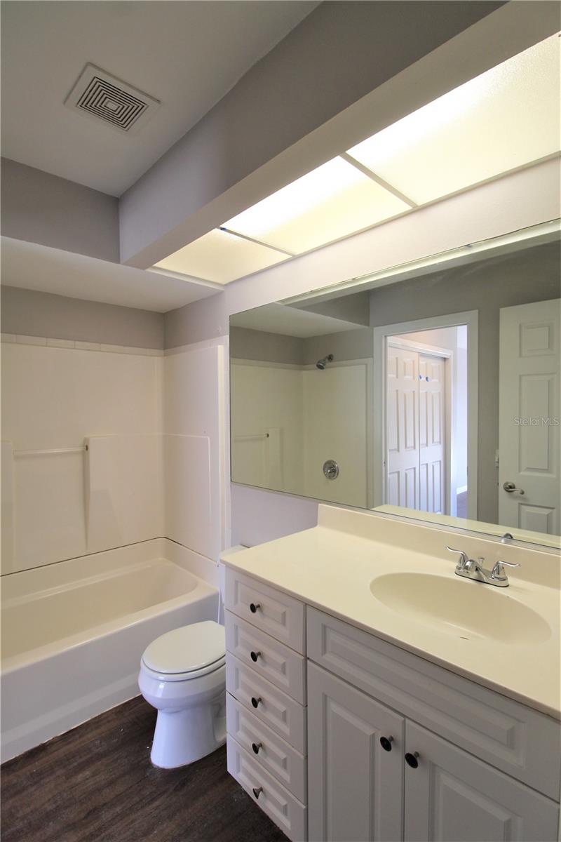 Image 16 of 20 For 2741 Hope Street 2741