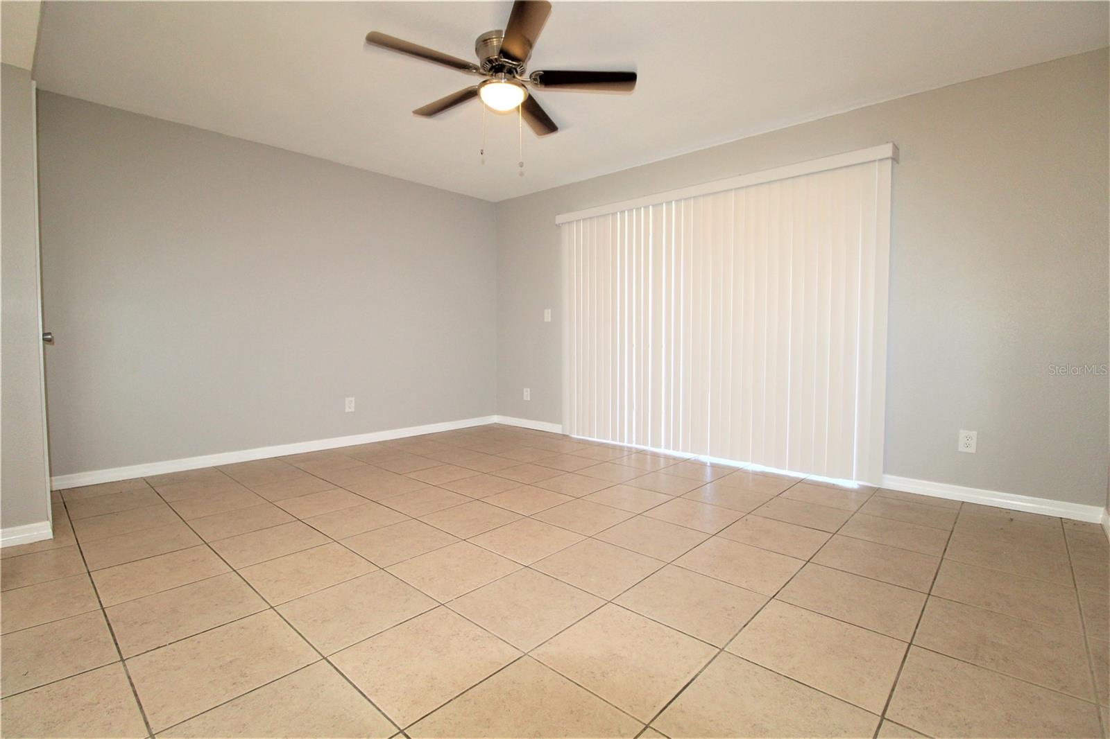 Image 7 of 20 For 2741 Hope Street 2741