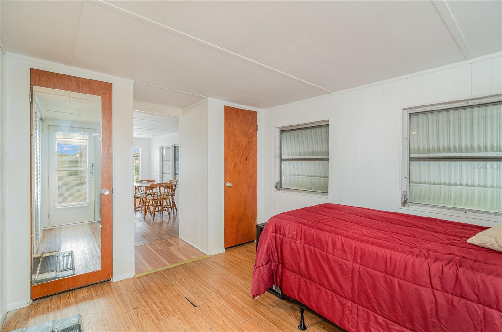 Image 10 of 17 For 704 49th Avenue W