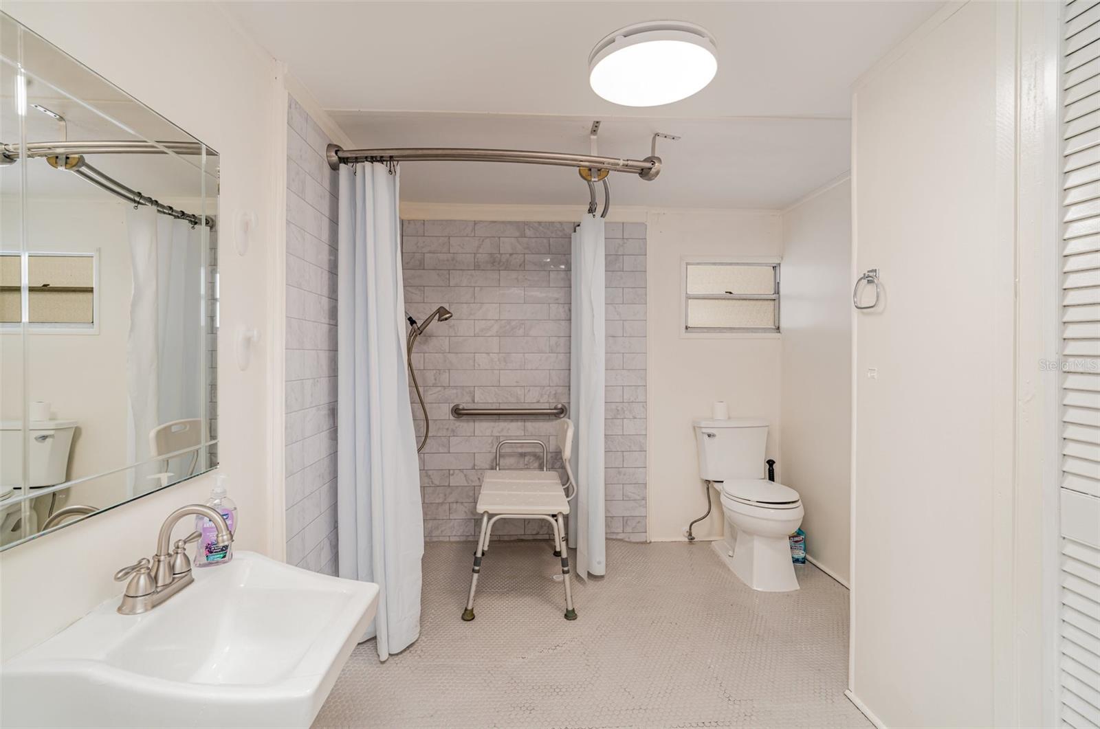 Image 12 of 17 For 704 49th Avenue W