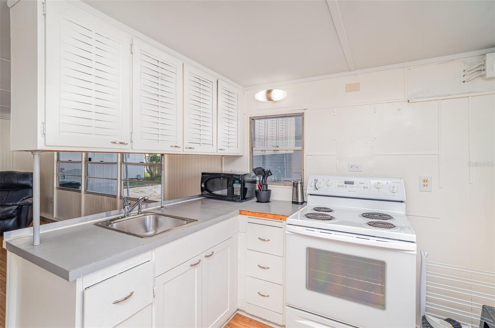 Image 3 of 17 For 704 49th Avenue W