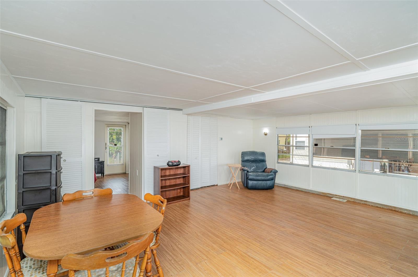 Image 8 of 17 For 704 49th Avenue W