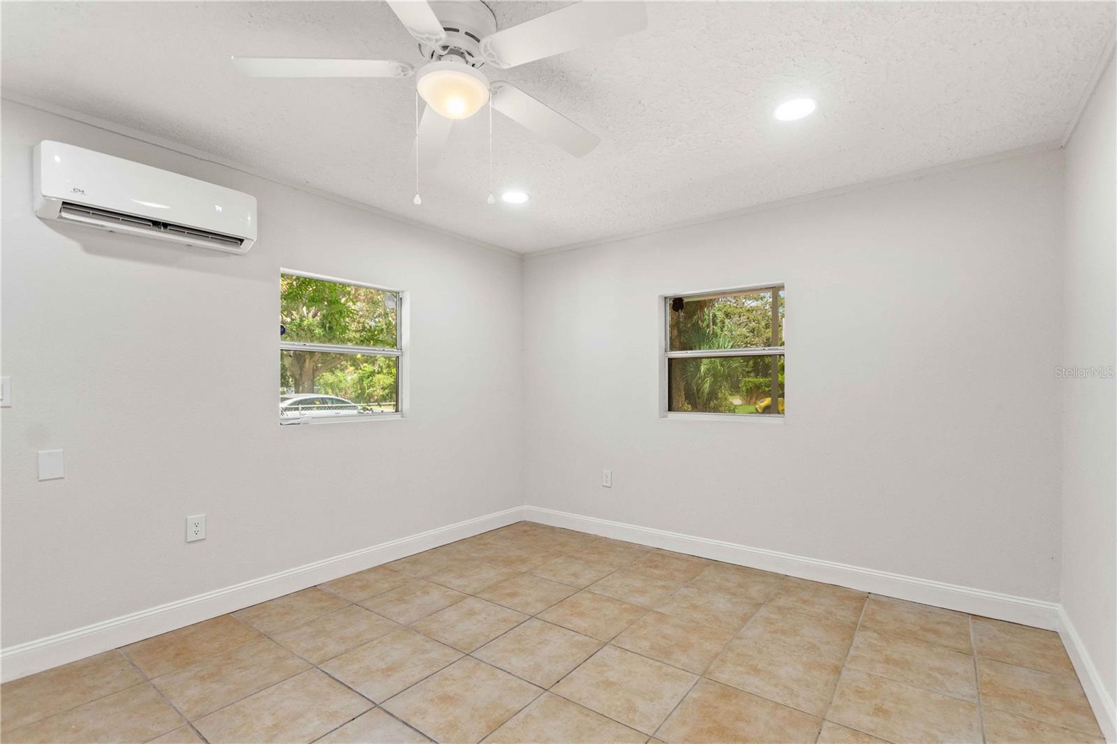 Image 12 of 32 For 3835 Rilma Avenue