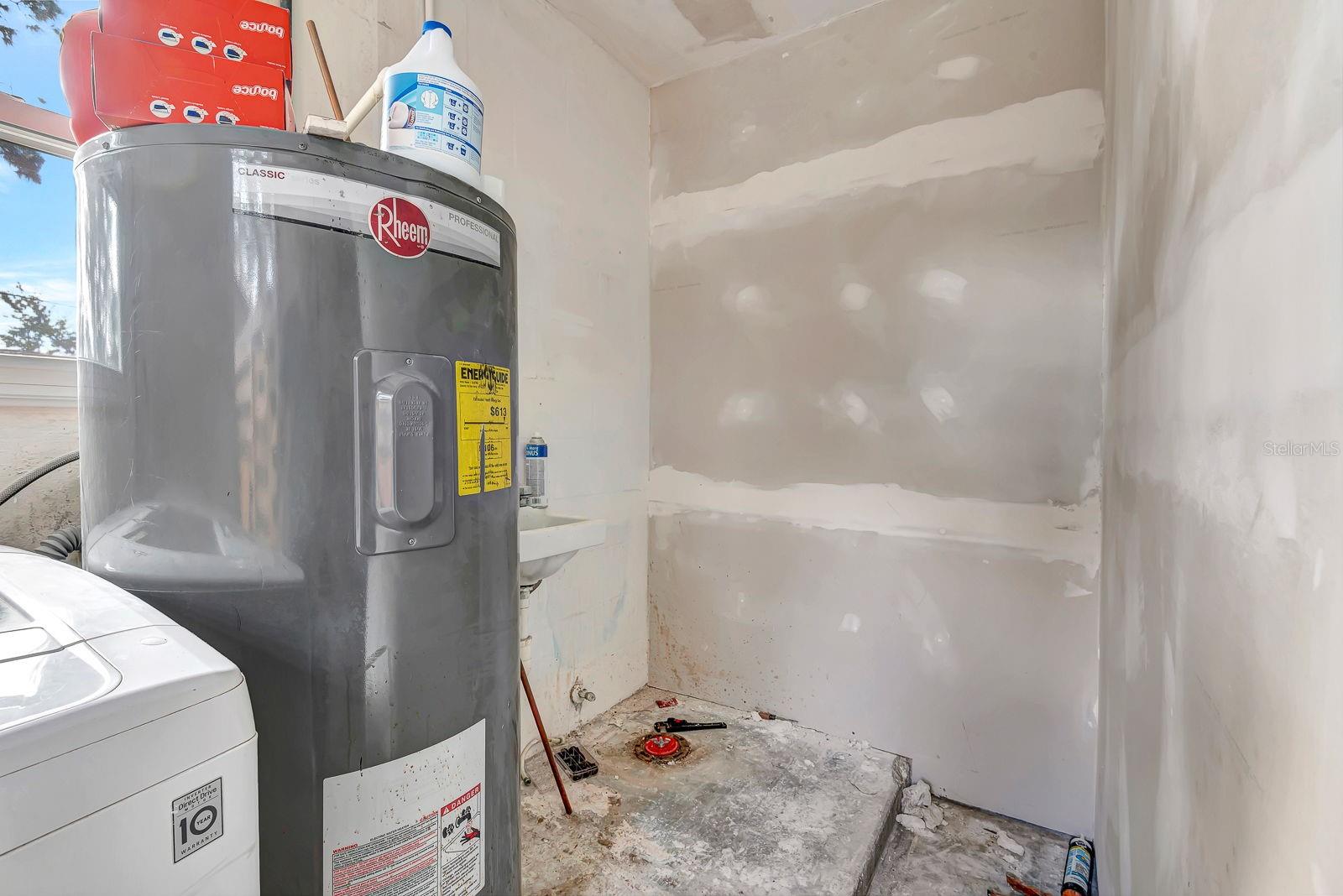 Image 18 of 39 For 4097 Malden Drive