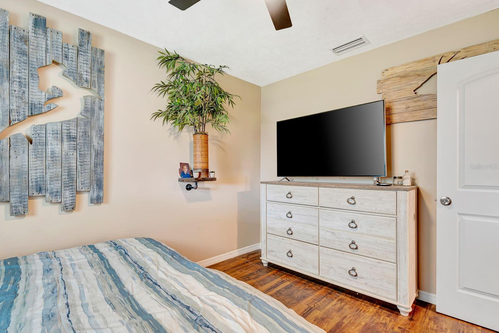 Image 20 of 39 For 4097 Malden Drive