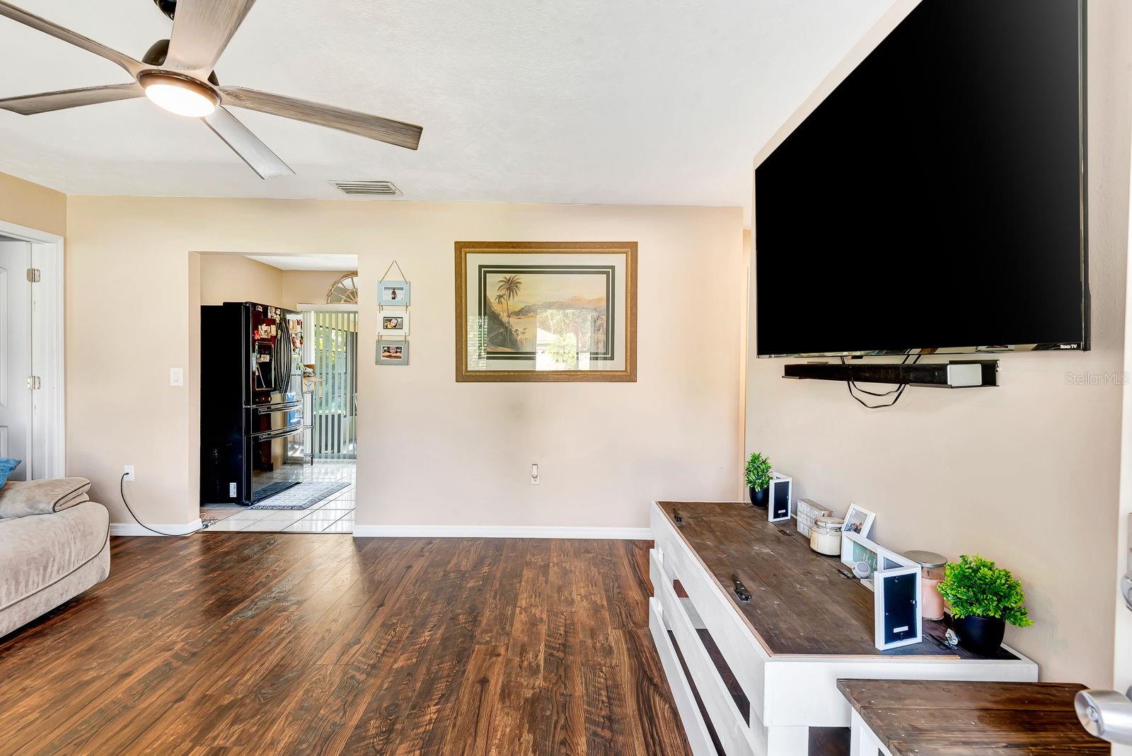 Image 5 of 39 For 4097 Malden Drive