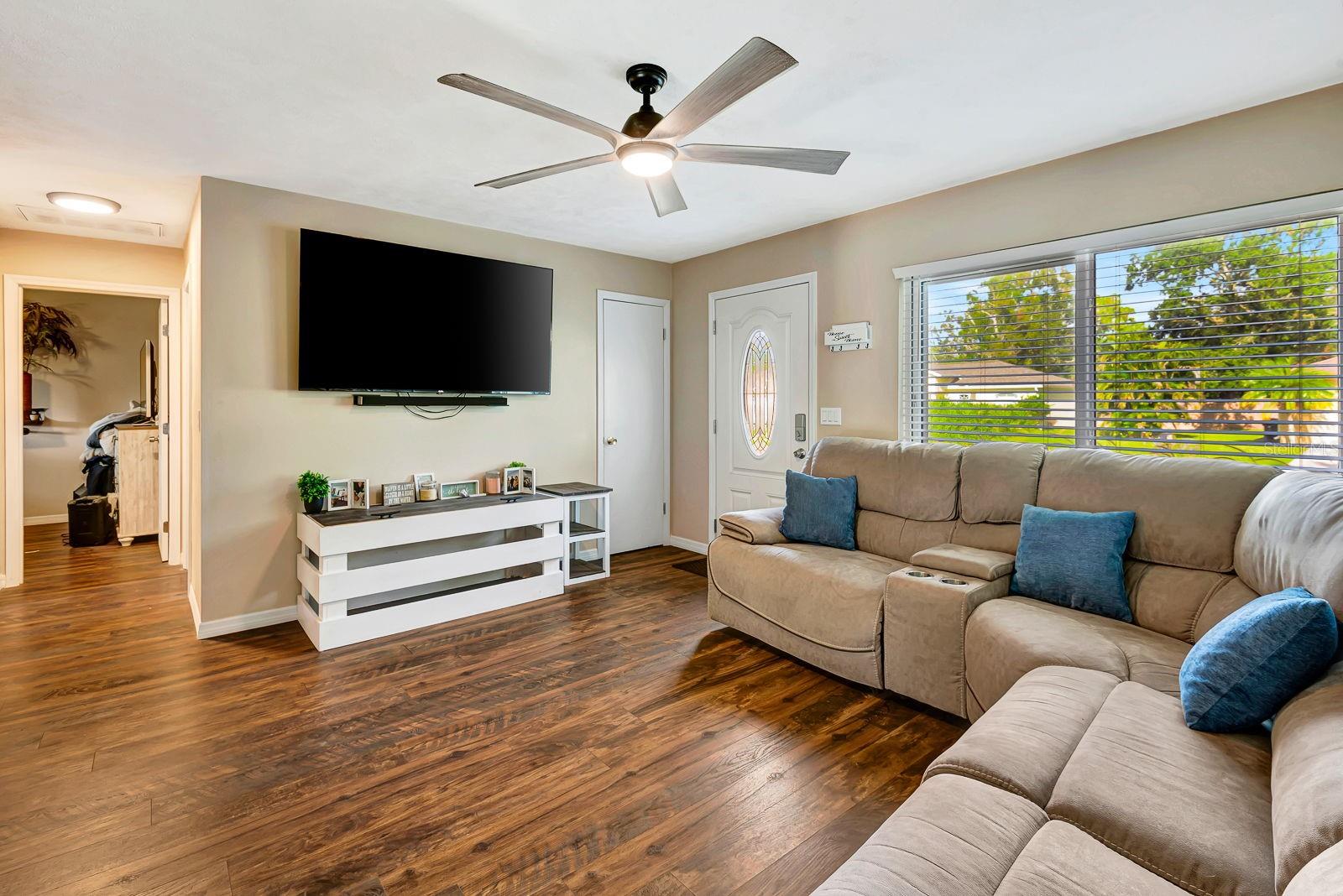 Image 6 of 39 For 4097 Malden Drive