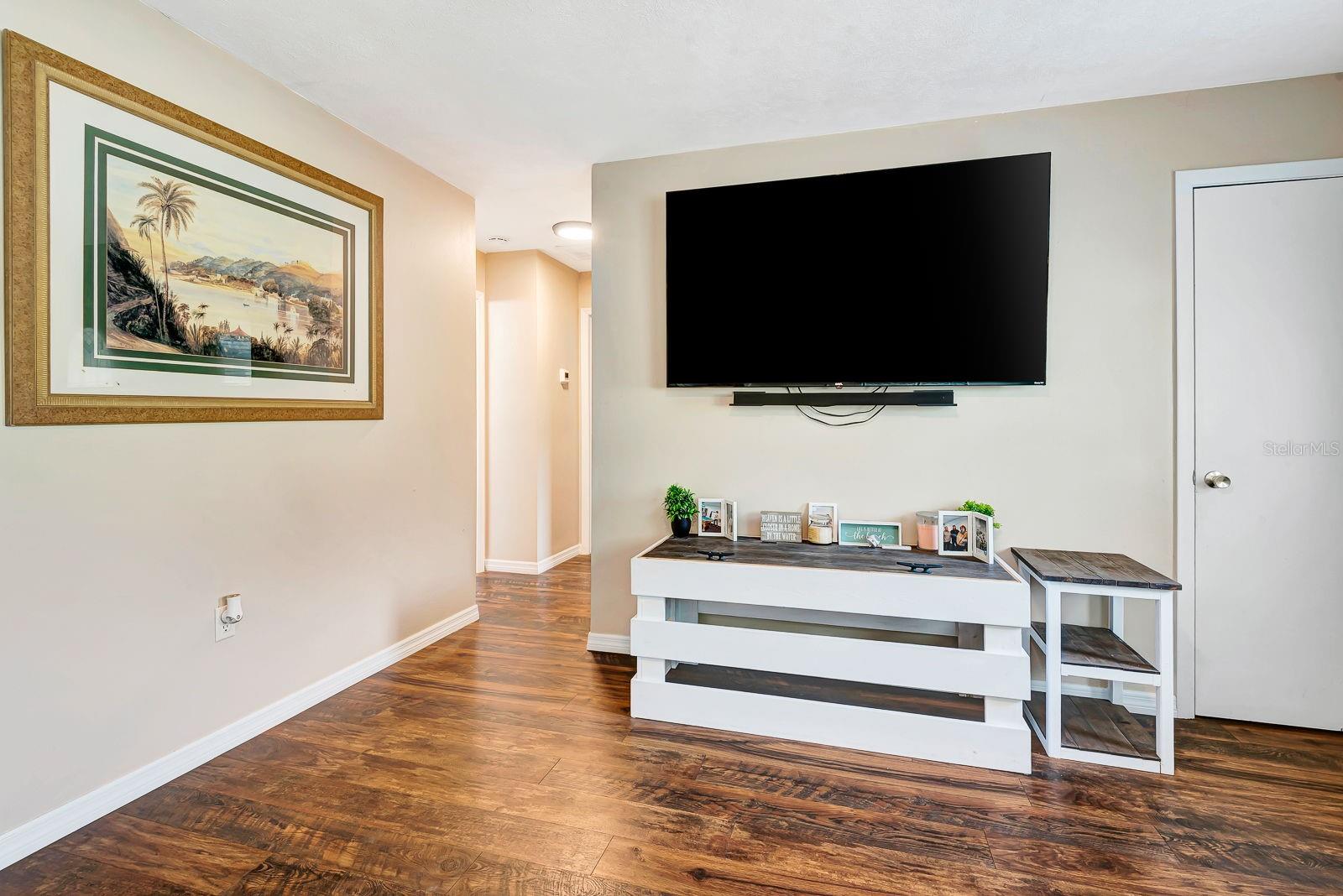 Image 7 of 39 For 4097 Malden Drive