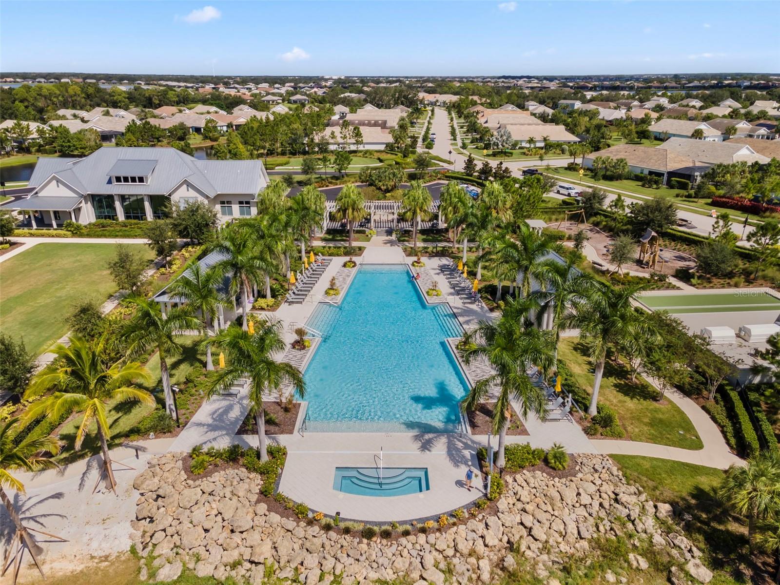 Image 13 of 32 For 8121 Sternway Road