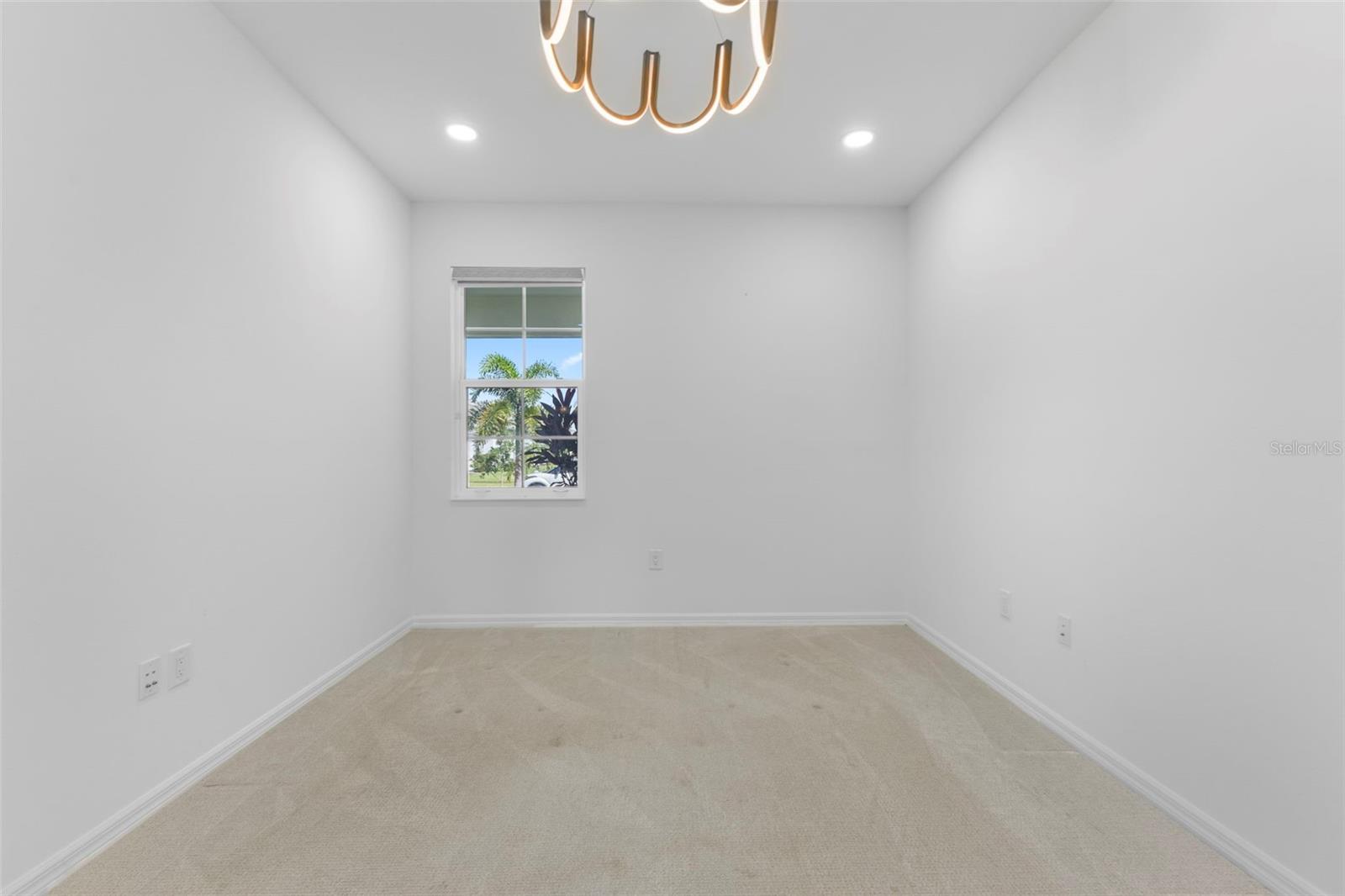 Image 27 of 32 For 8121 Sternway Road