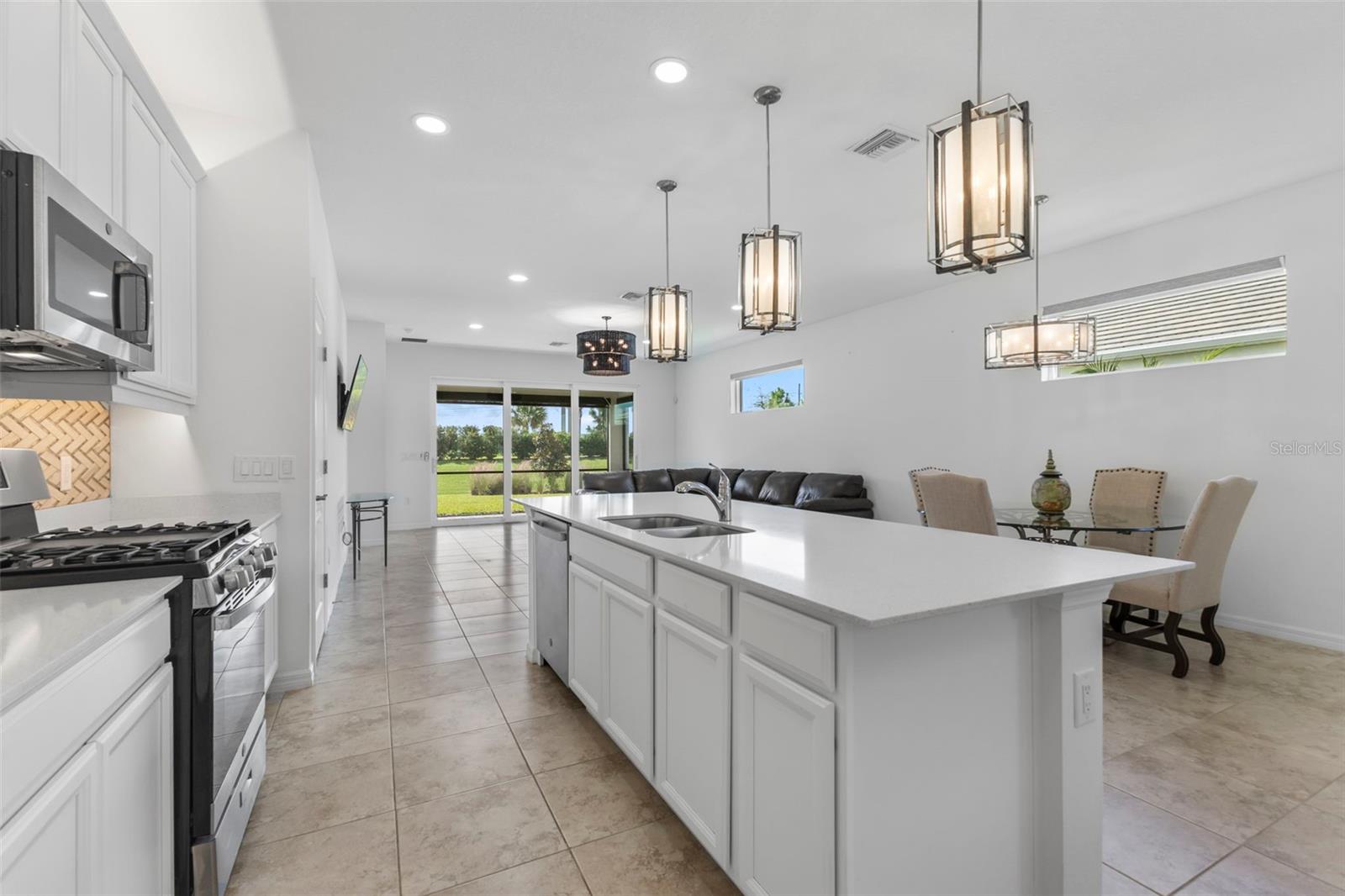 Image 28 of 32 For 8121 Sternway Road