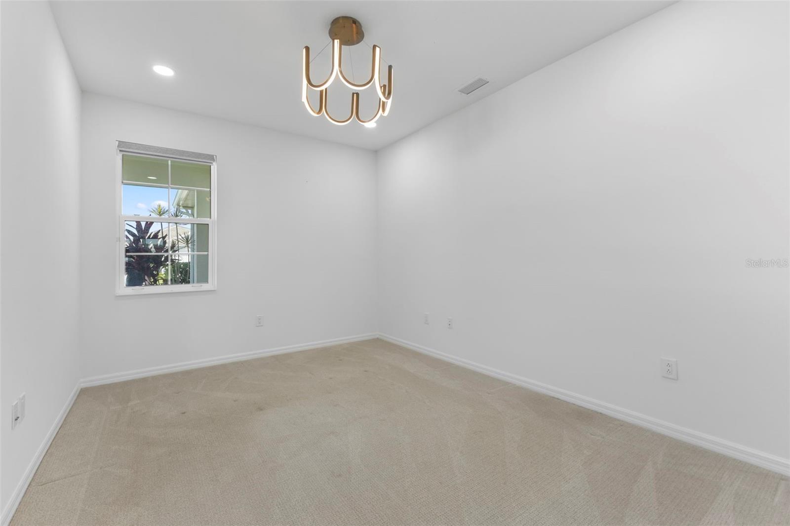 Image 9 of 32 For 8121 Sternway Road