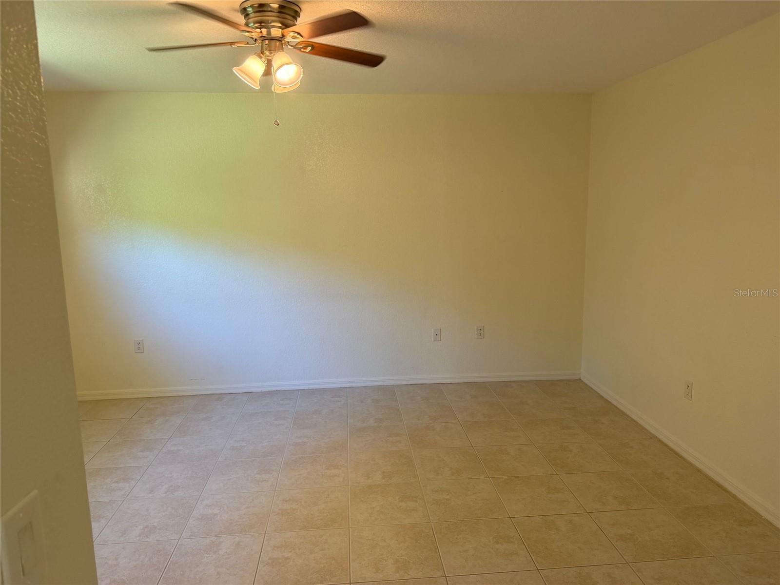 Image 21 of 26 For 1203 Saxony Circle D