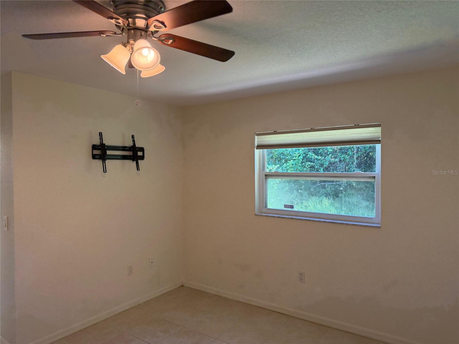 Image 23 of 26 For 1203 Saxony Circle D