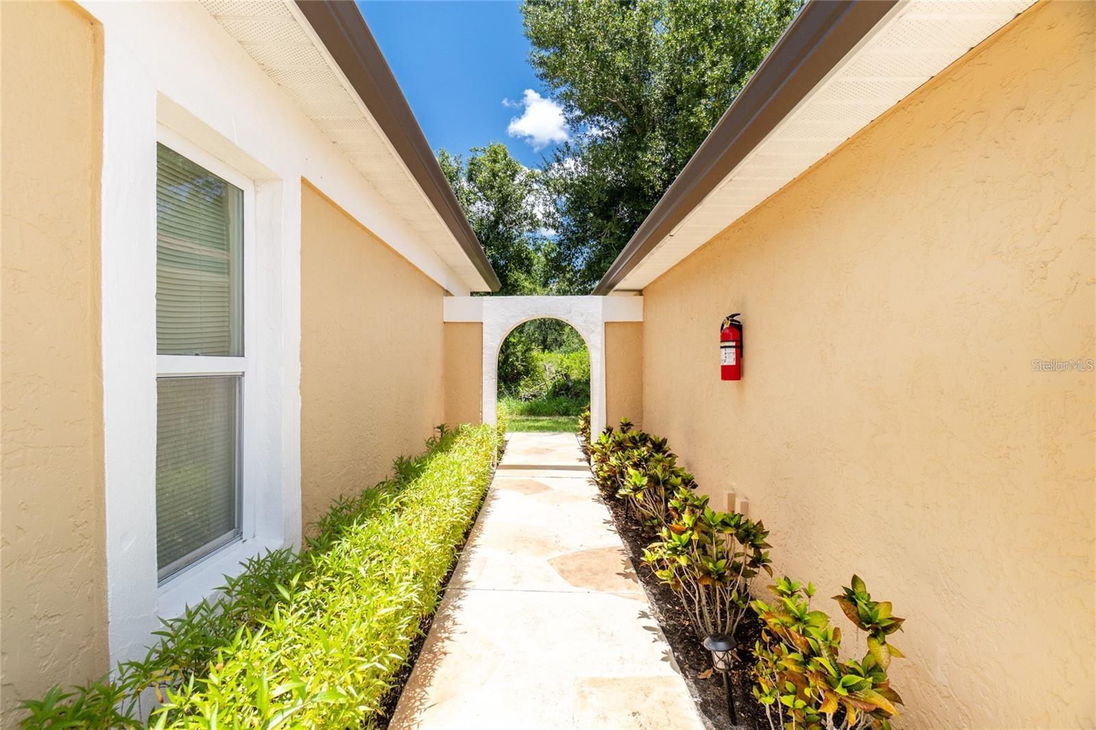 Image 5 of 26 For 1203 Saxony Circle D
