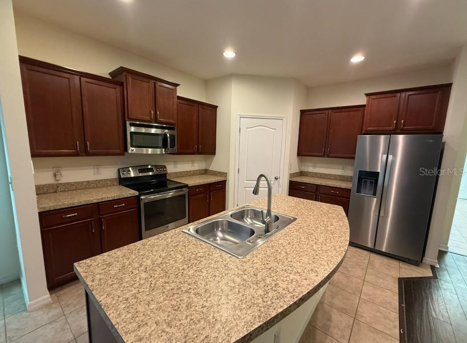 Image 10 of 30 For 6223 35th Court E