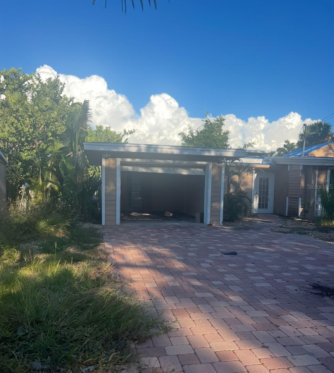 Listing Details for 4725 Gleason Avenue, SARASOTA, FL 34242