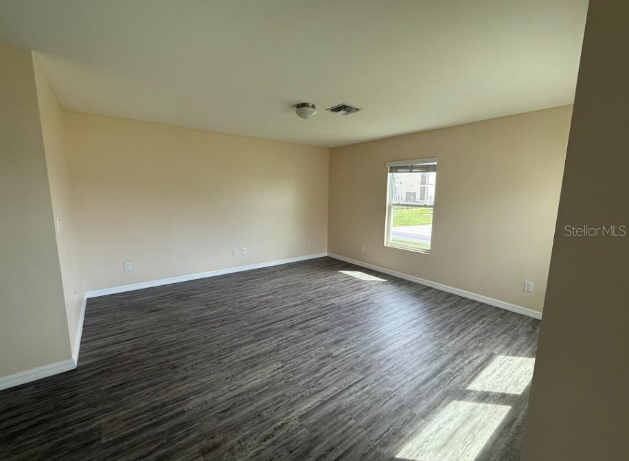 Image 6 of 12 For 11231 Kimberly Avenue