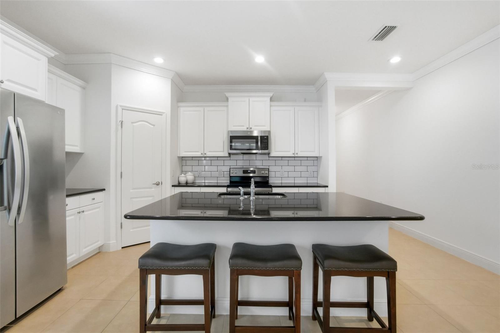 Image 10 of 43 For 7526 Ridgelake Circle