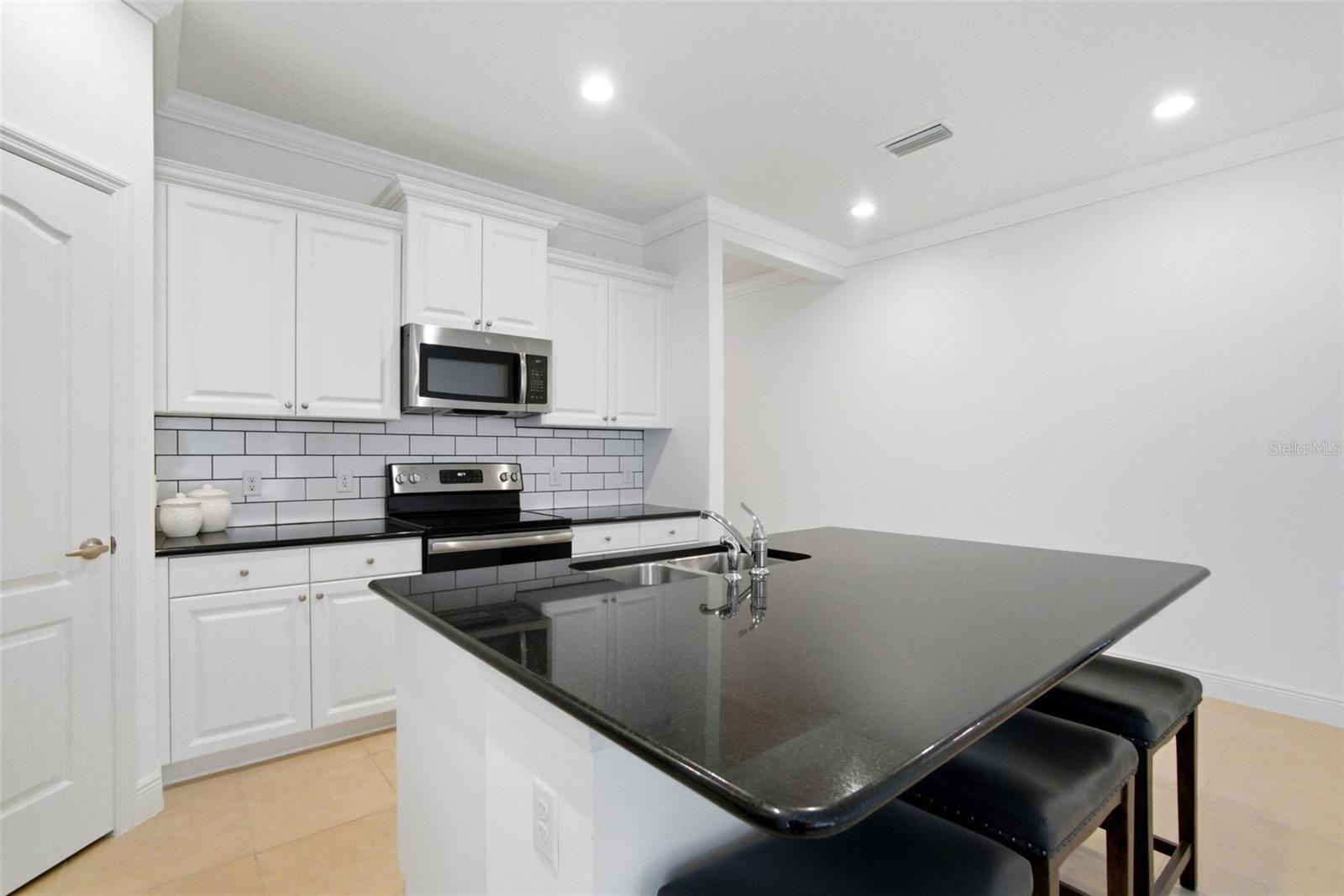 Image 11 of 43 For 7526 Ridgelake Circle