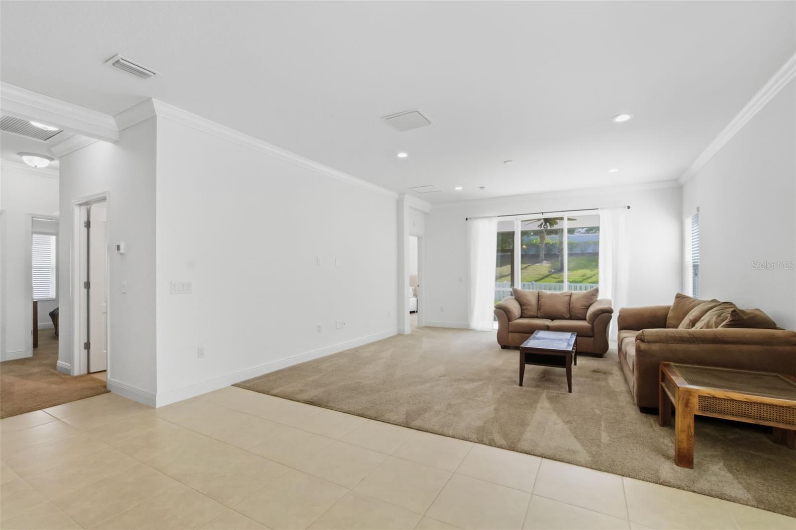 Image 12 of 43 For 7526 Ridgelake Circle
