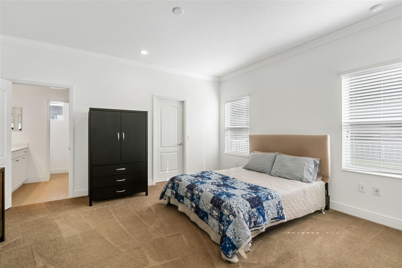 Image 15 of 43 For 7526 Ridgelake Circle