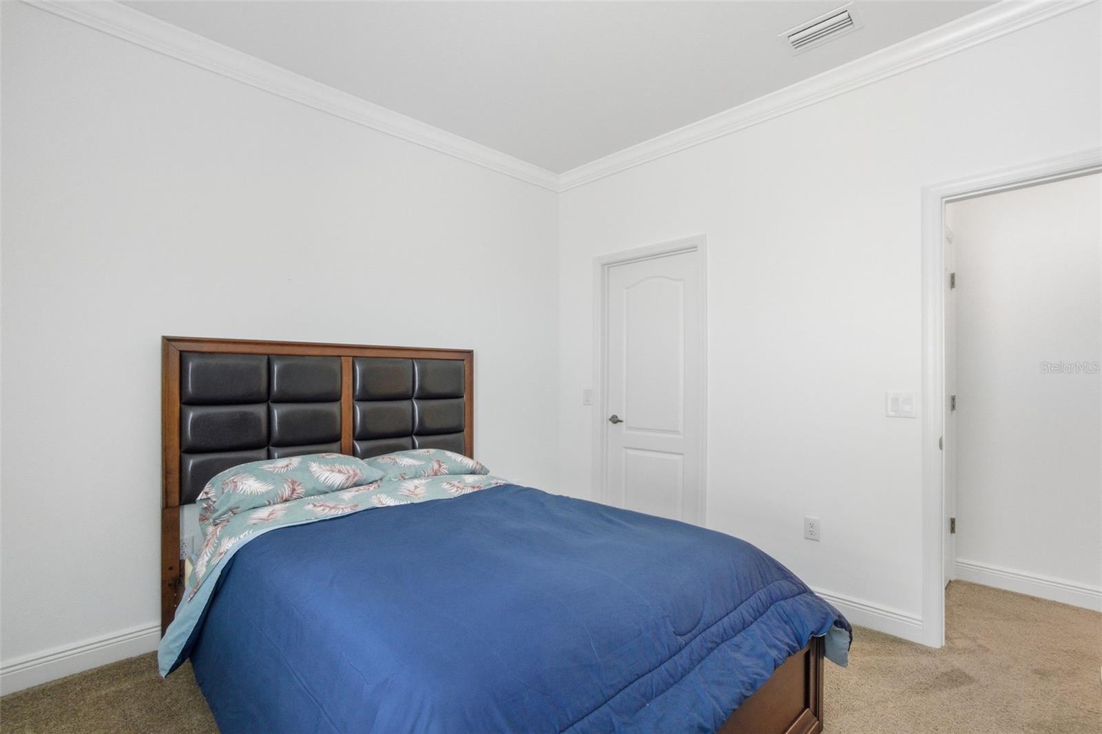 Image 24 of 43 For 7526 Ridgelake Circle