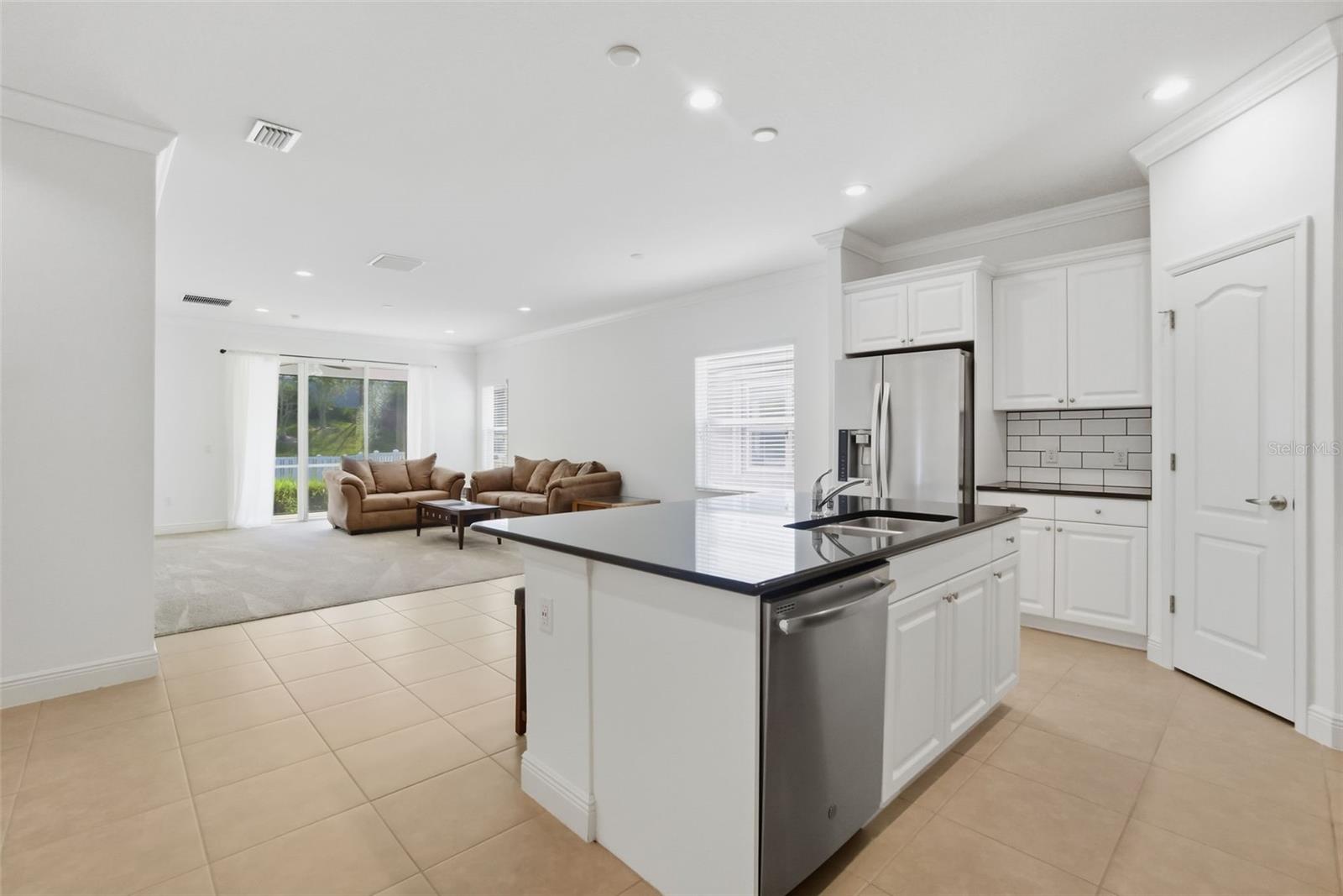 Image 7 of 43 For 7526 Ridgelake Circle