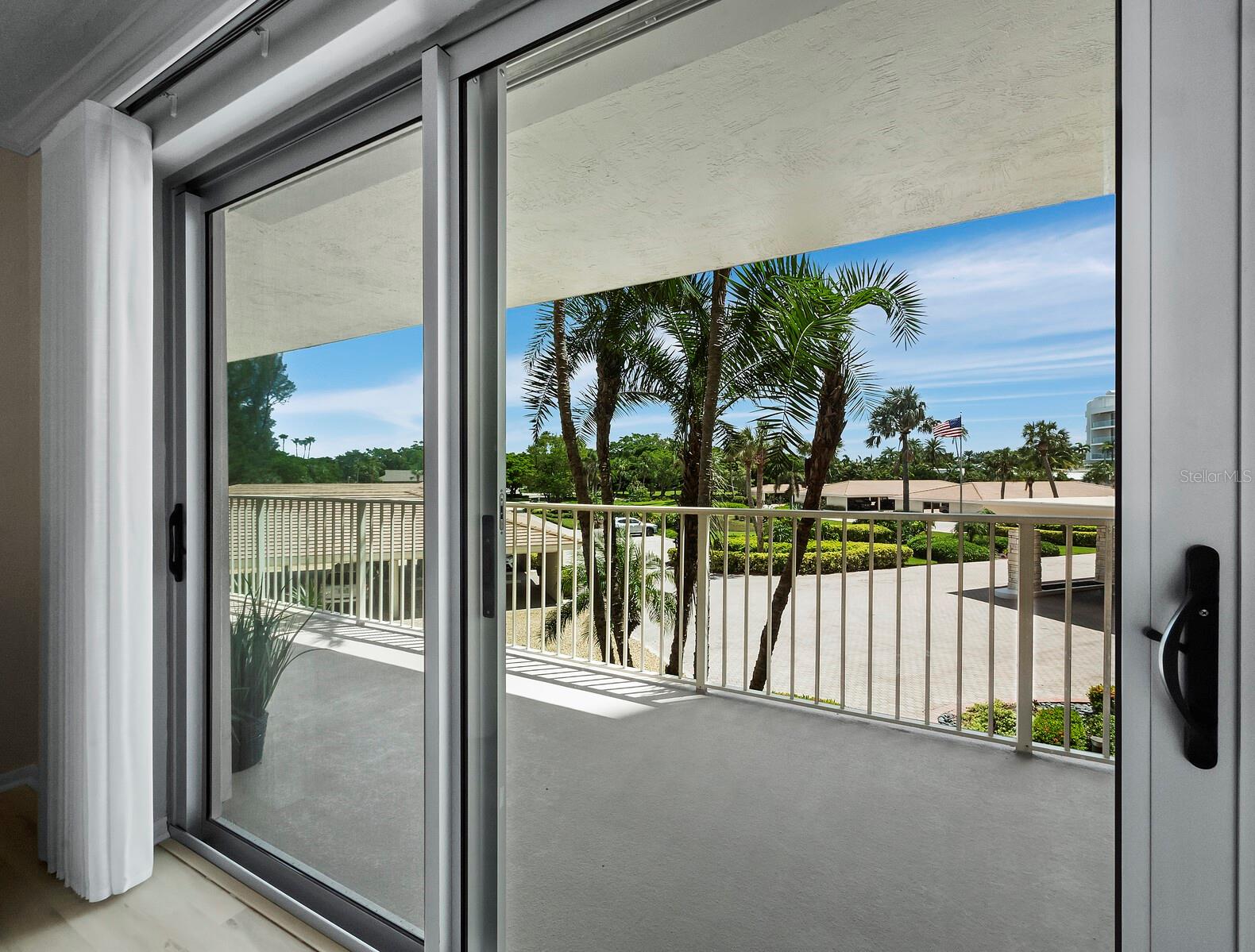 Image 11 of 43 For 2301 Gulf Of Mexico Drive 25n