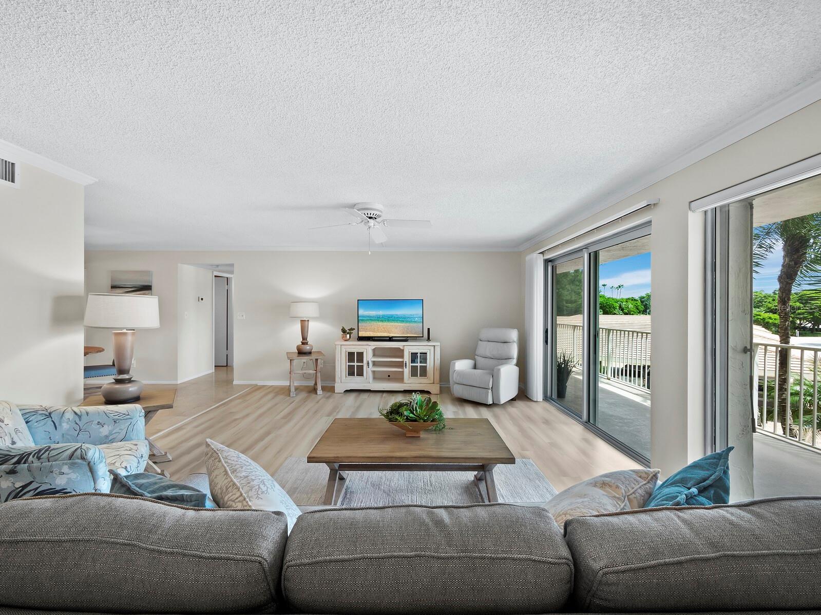 Image 2 of 43 For 2301 Gulf Of Mexico Drive 25n