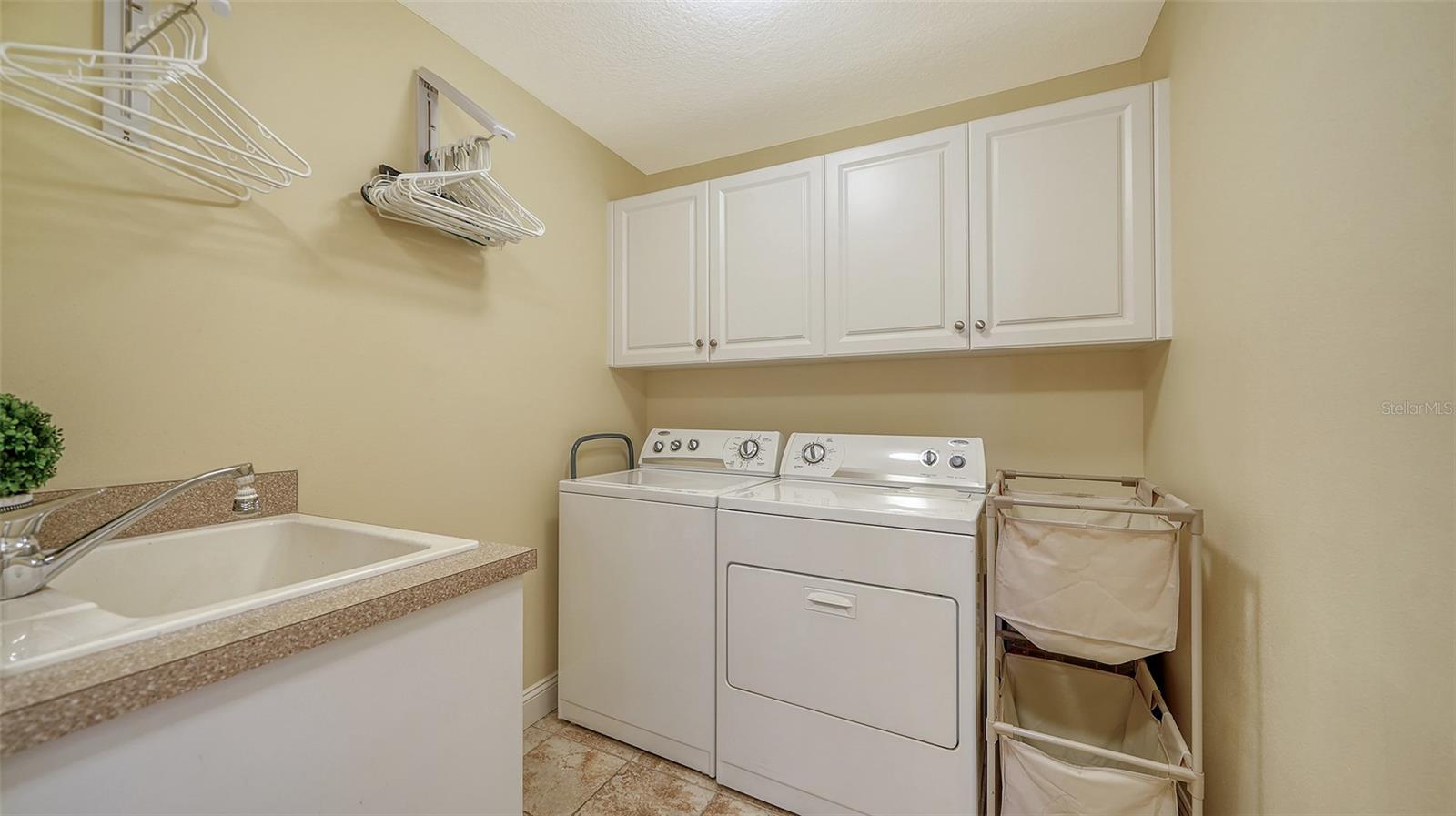 Image 17 of 45 For 505 Orange Avenue 501