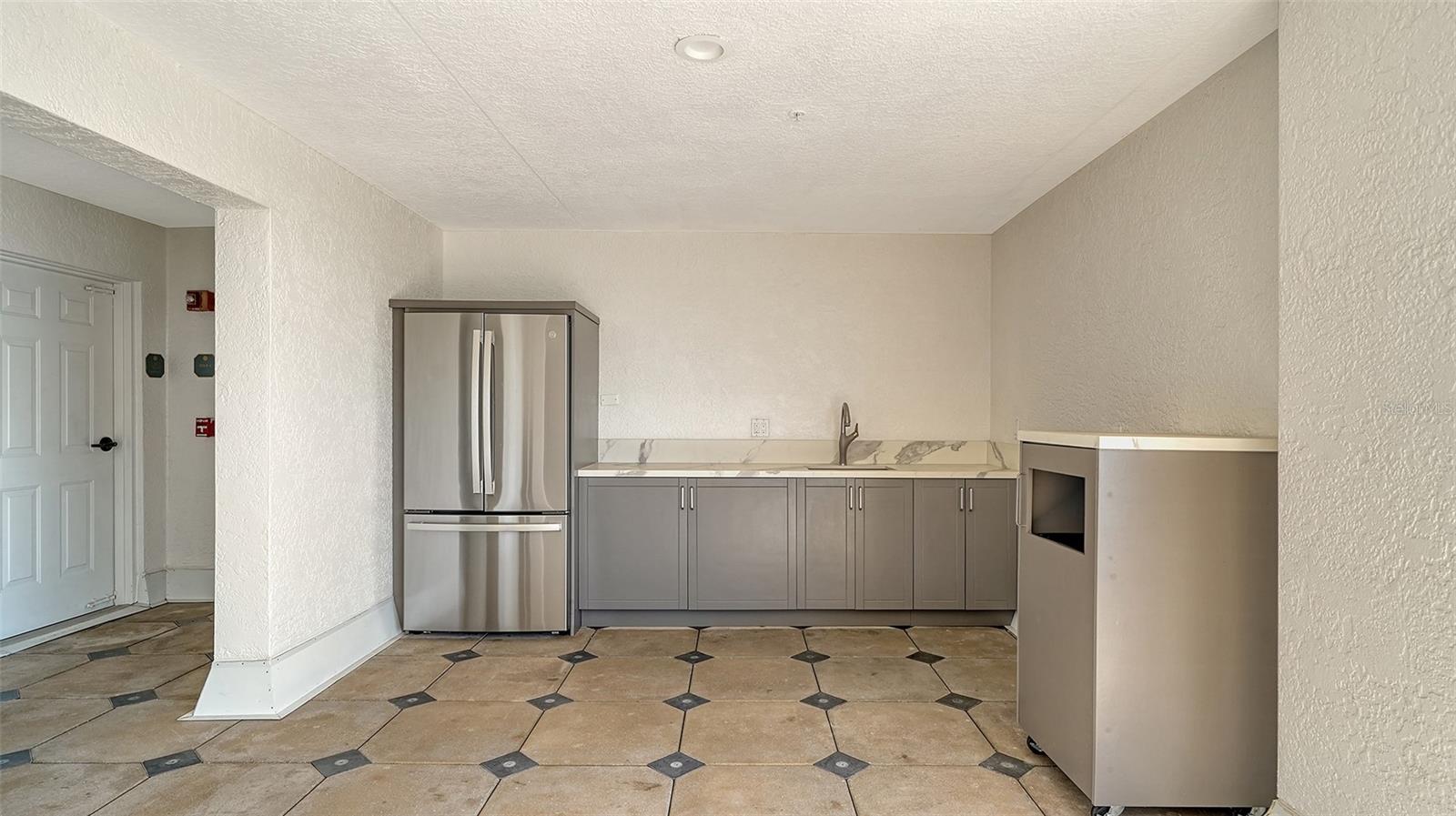 Image 42 of 45 For 505 Orange Avenue 501