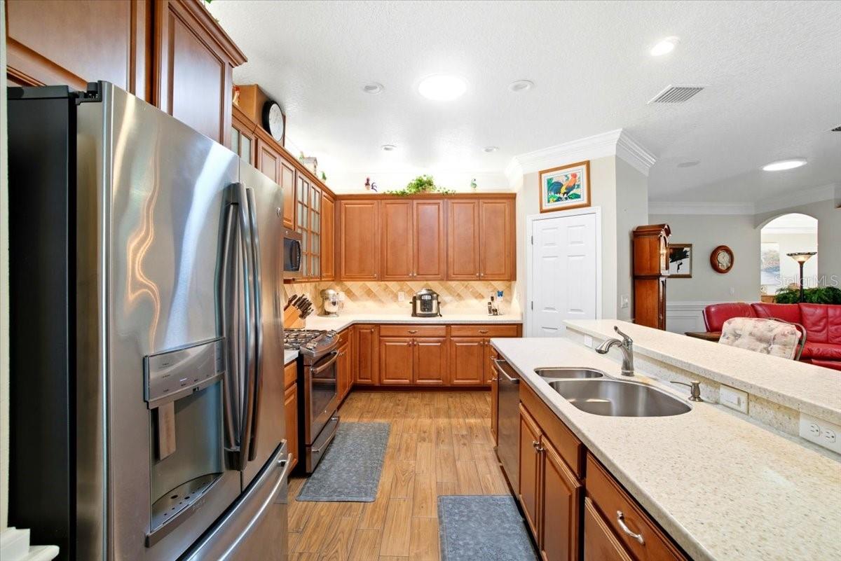 Listing photo id 12 for 1218 Lavender Jewel Court