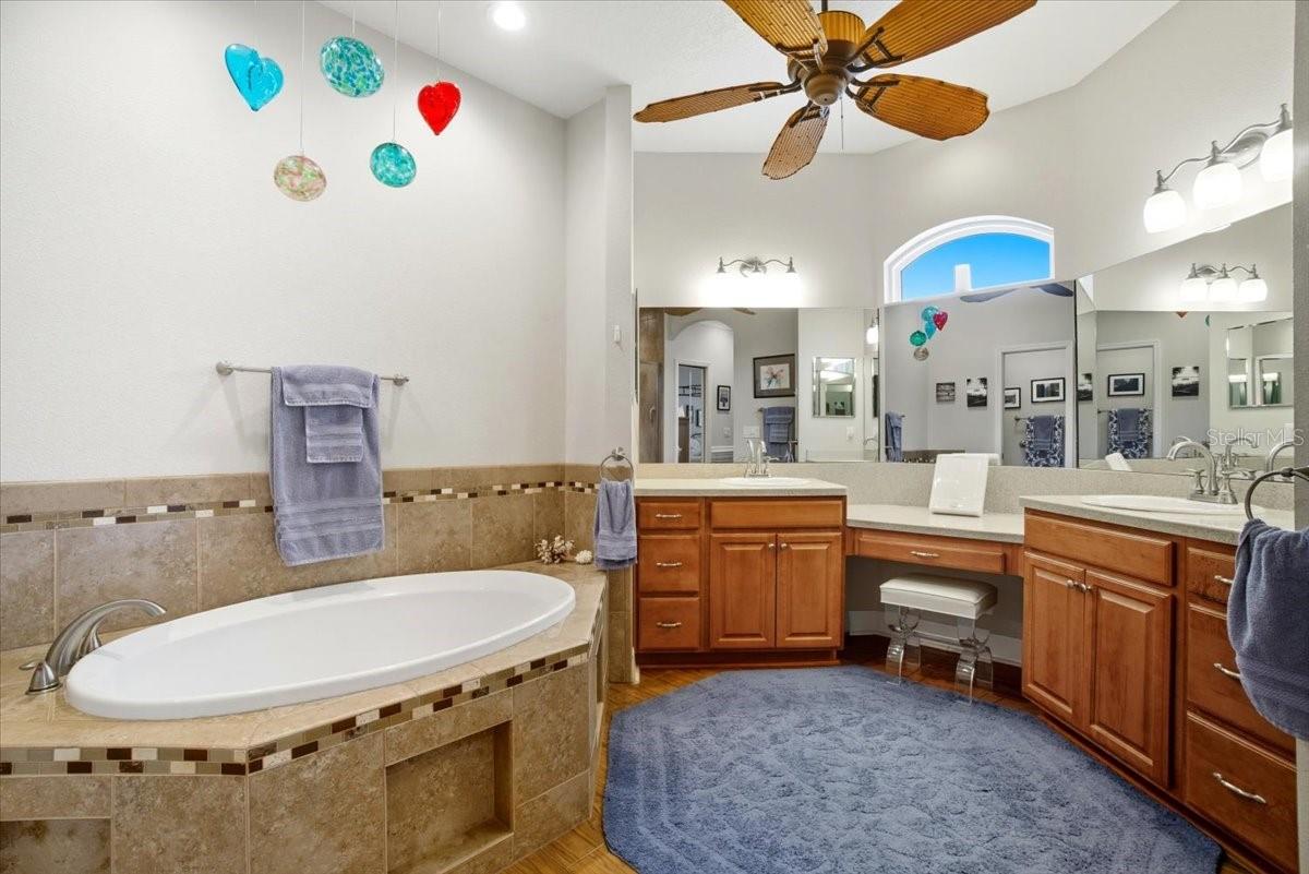 Listing photo id 22 for 1218 Lavender Jewel Court