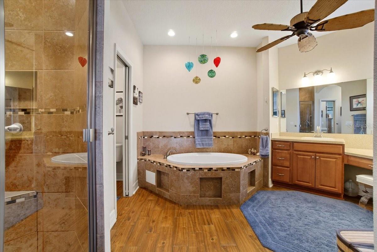 Listing photo id 23 for 1218 Lavender Jewel Court