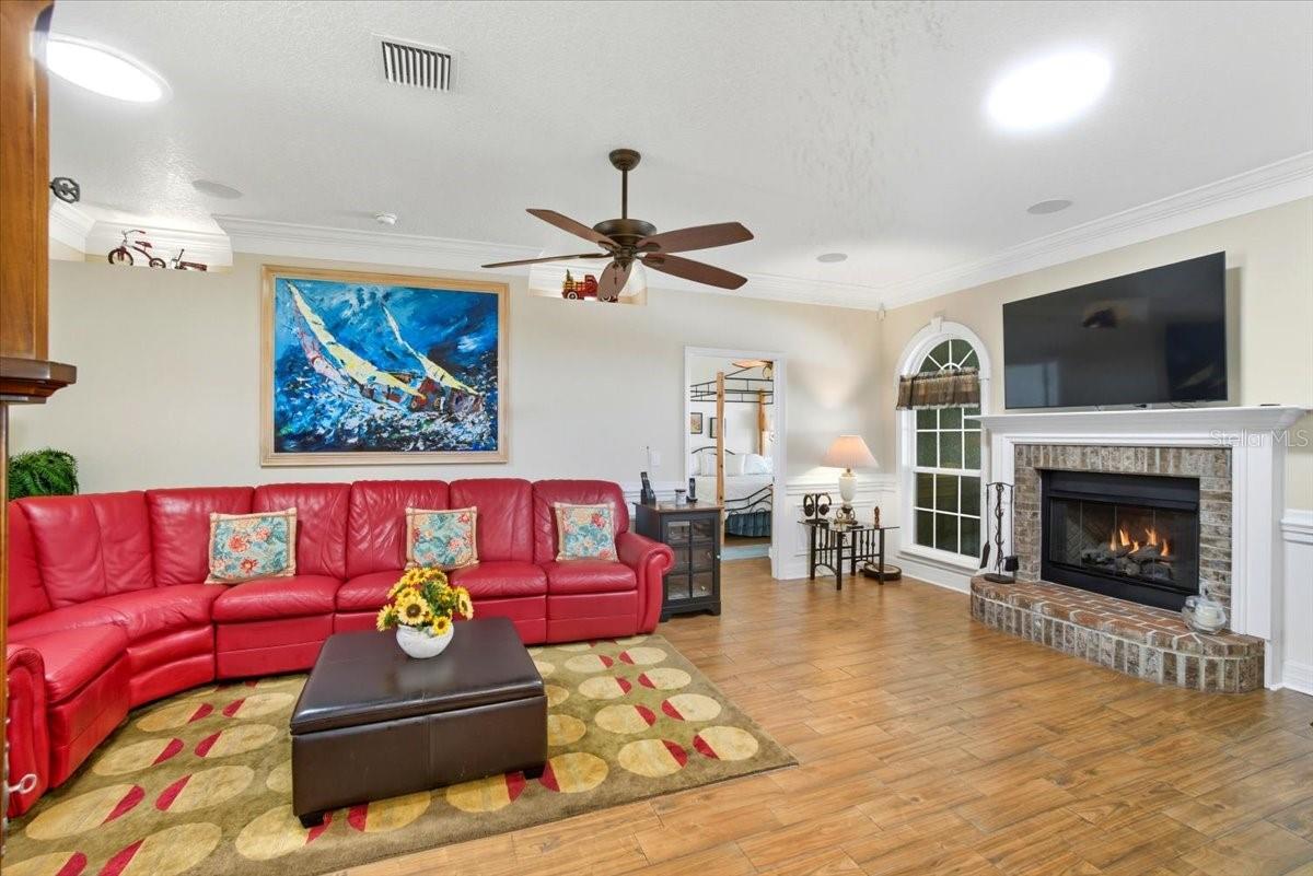 Listing photo id 6 for 1218 Lavender Jewel Court