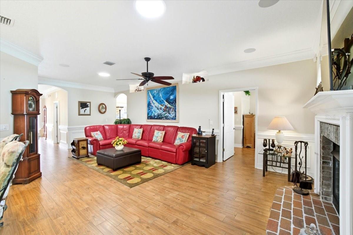Listing photo id 7 for 1218 Lavender Jewel Court