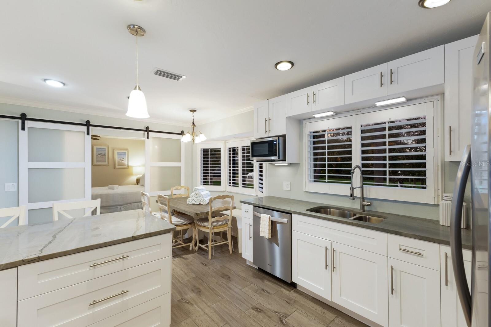 Image 12 of 43 For 417 Bay Palms Drive