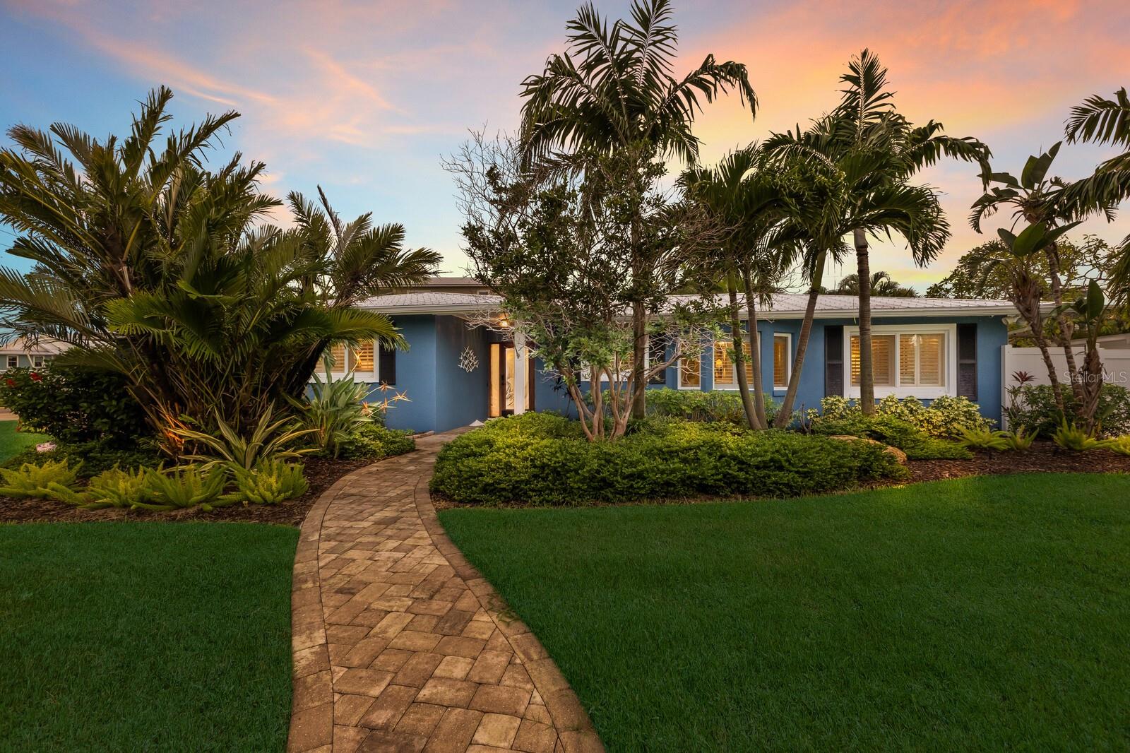 Image 2 of 43 For 417 Bay Palms Drive