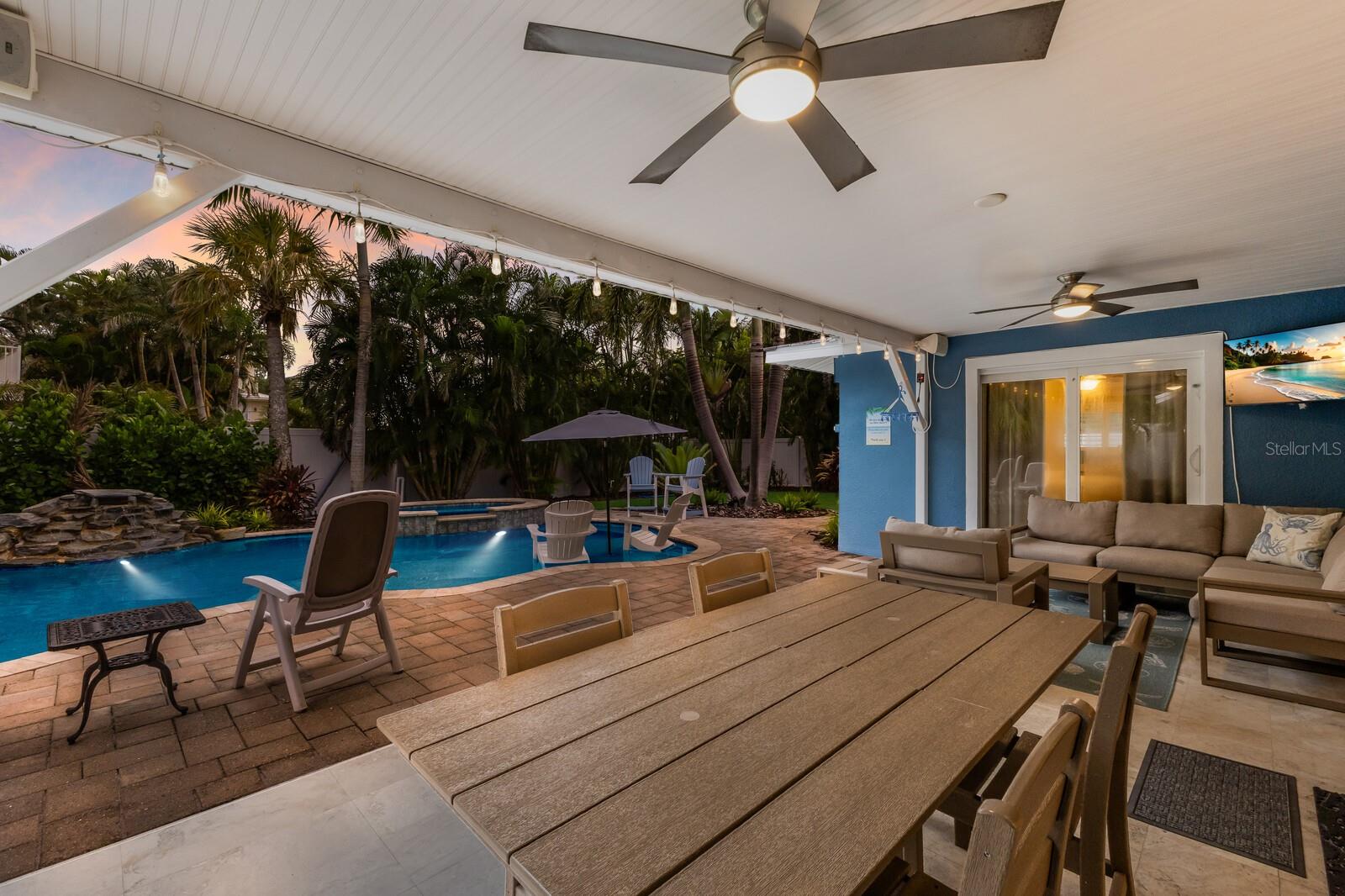 Image 27 of 43 For 417 Bay Palms Drive