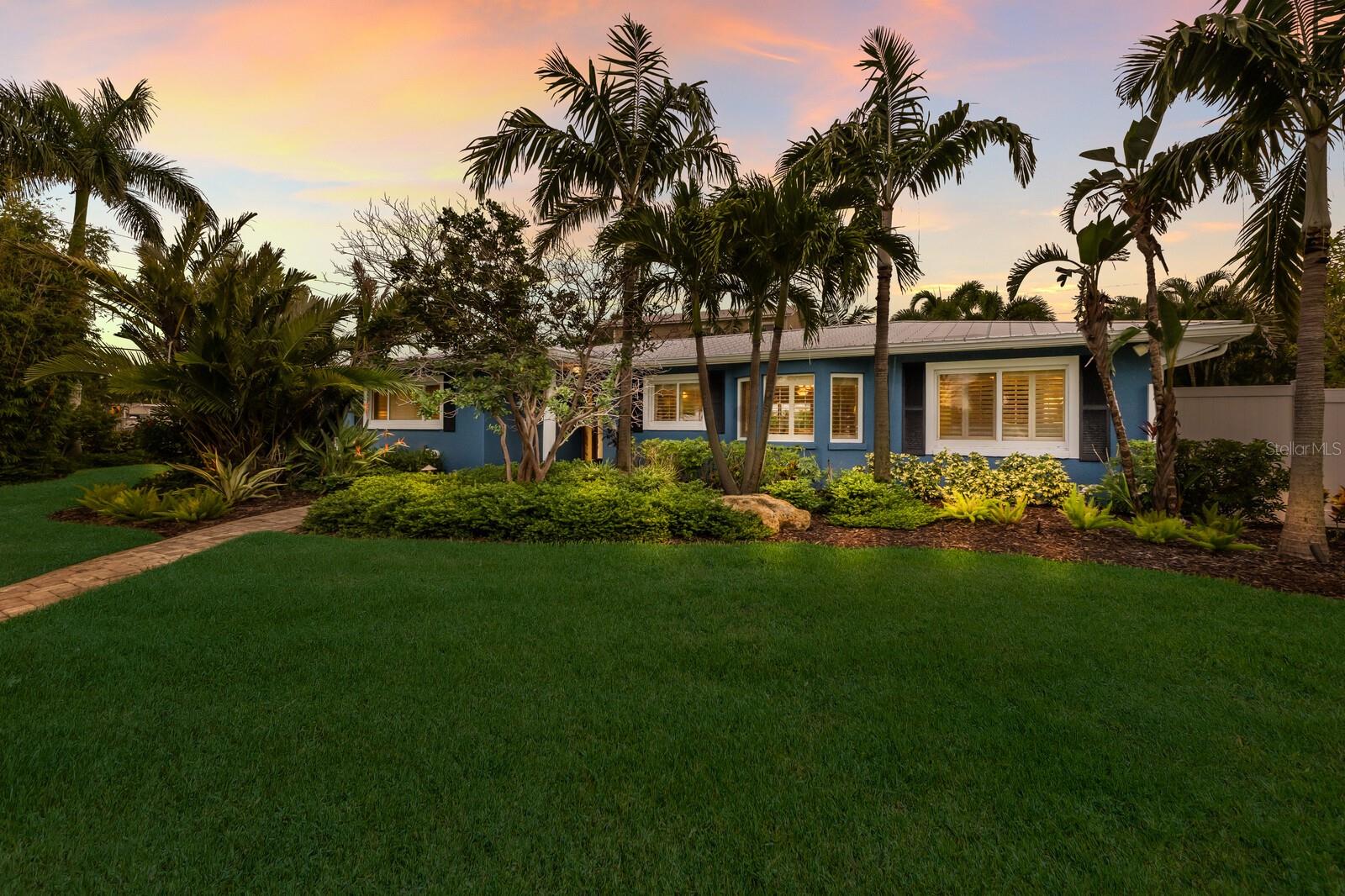 Image 3 of 43 For 417 Bay Palms Drive