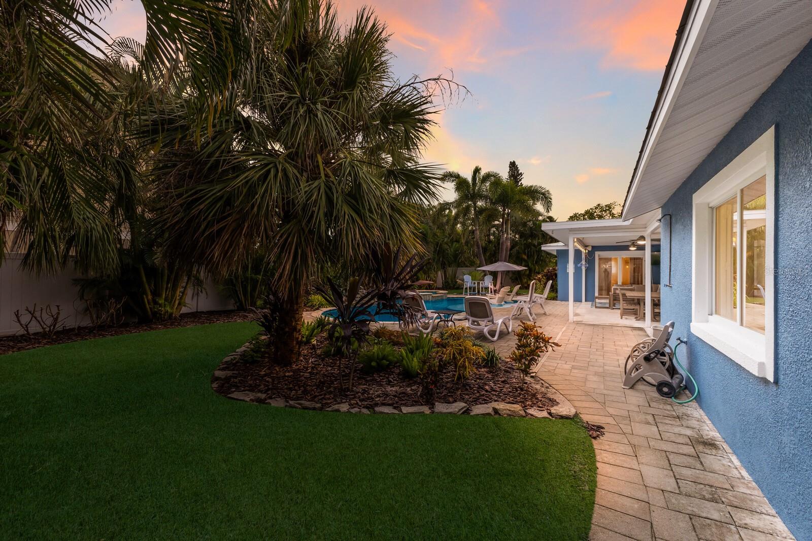 Image 35 of 43 For 417 Bay Palms Drive