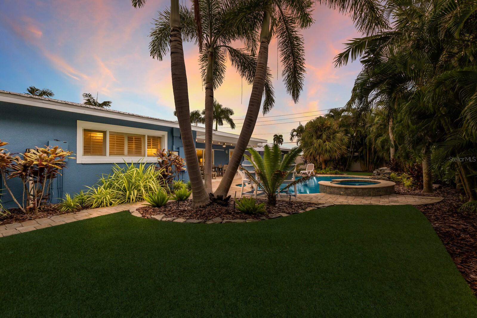 Image 36 of 43 For 417 Bay Palms Drive