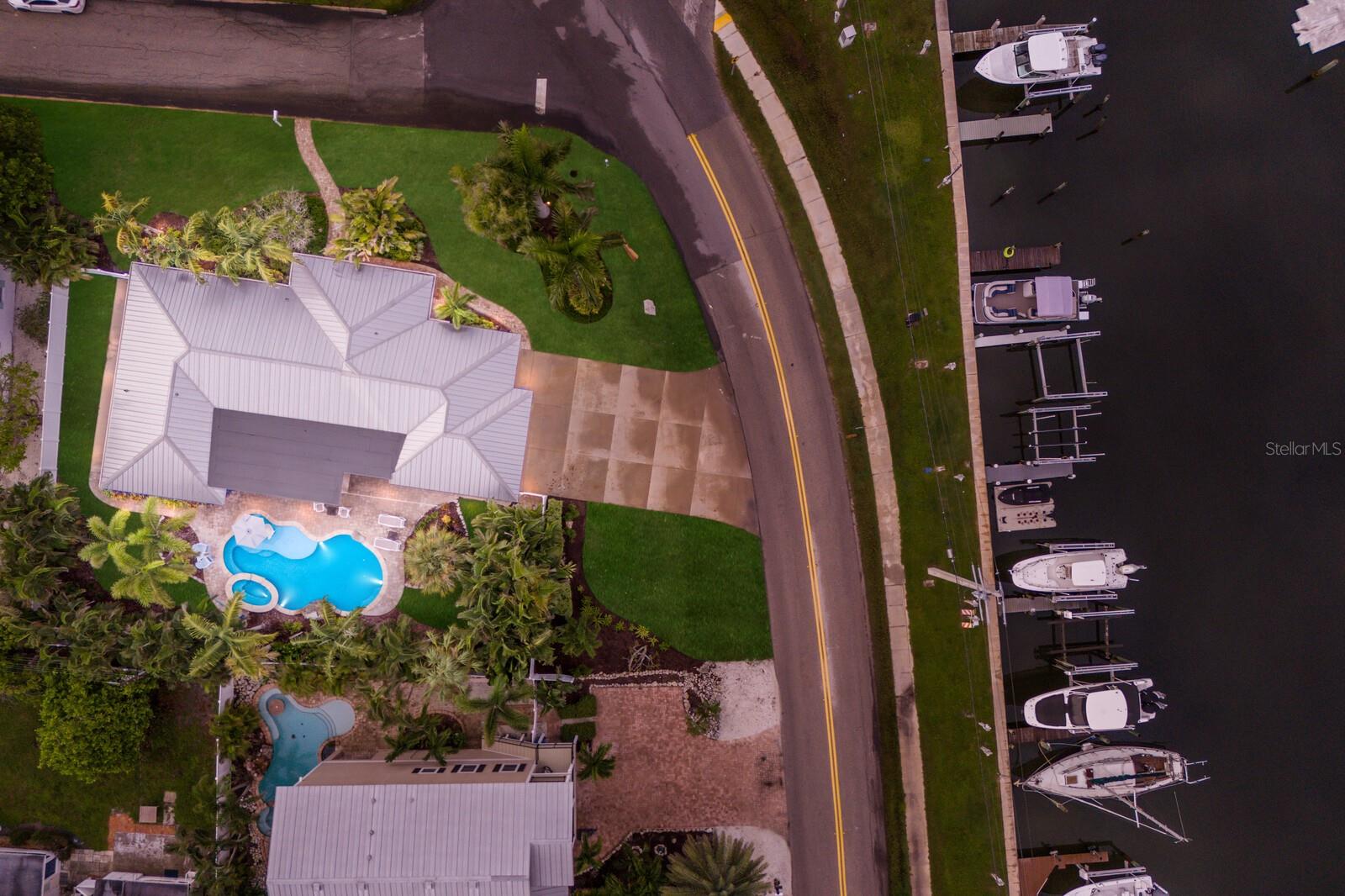 Image 39 of 43 For 417 Bay Palms Drive